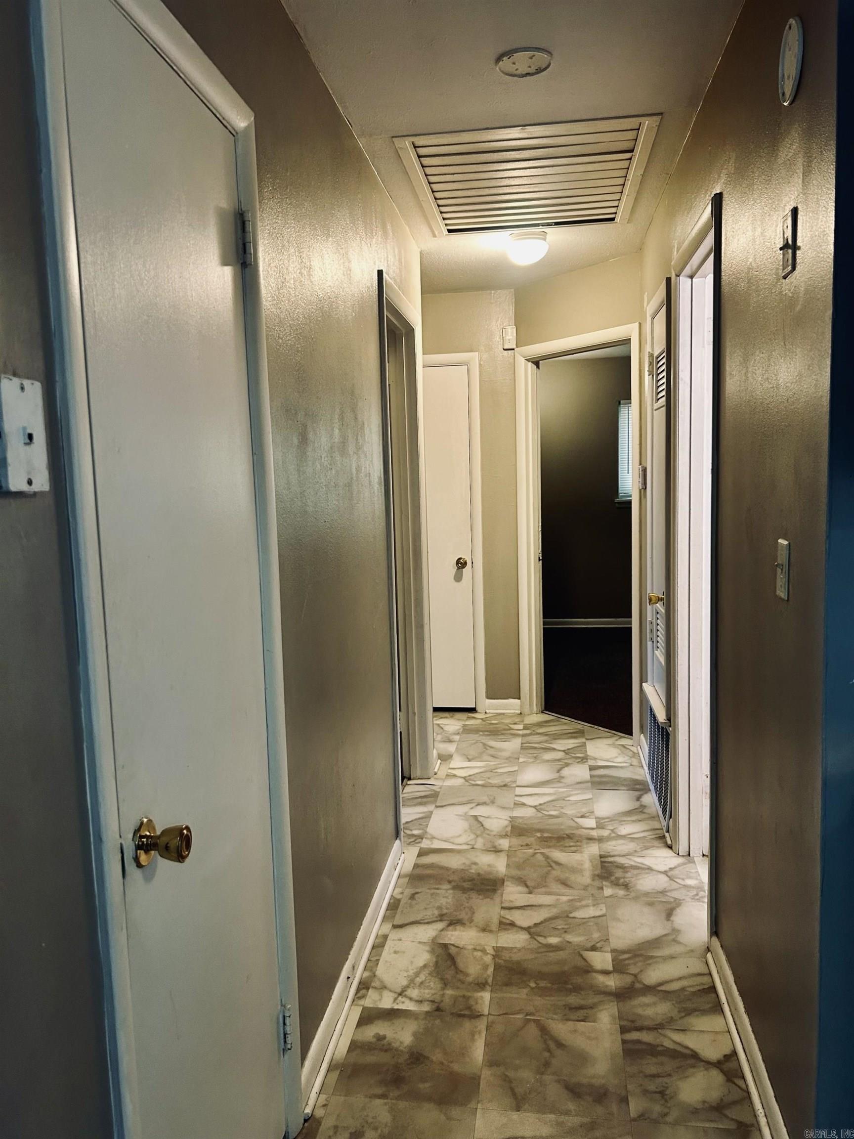 1305 Collins Drive Property Photo 8
