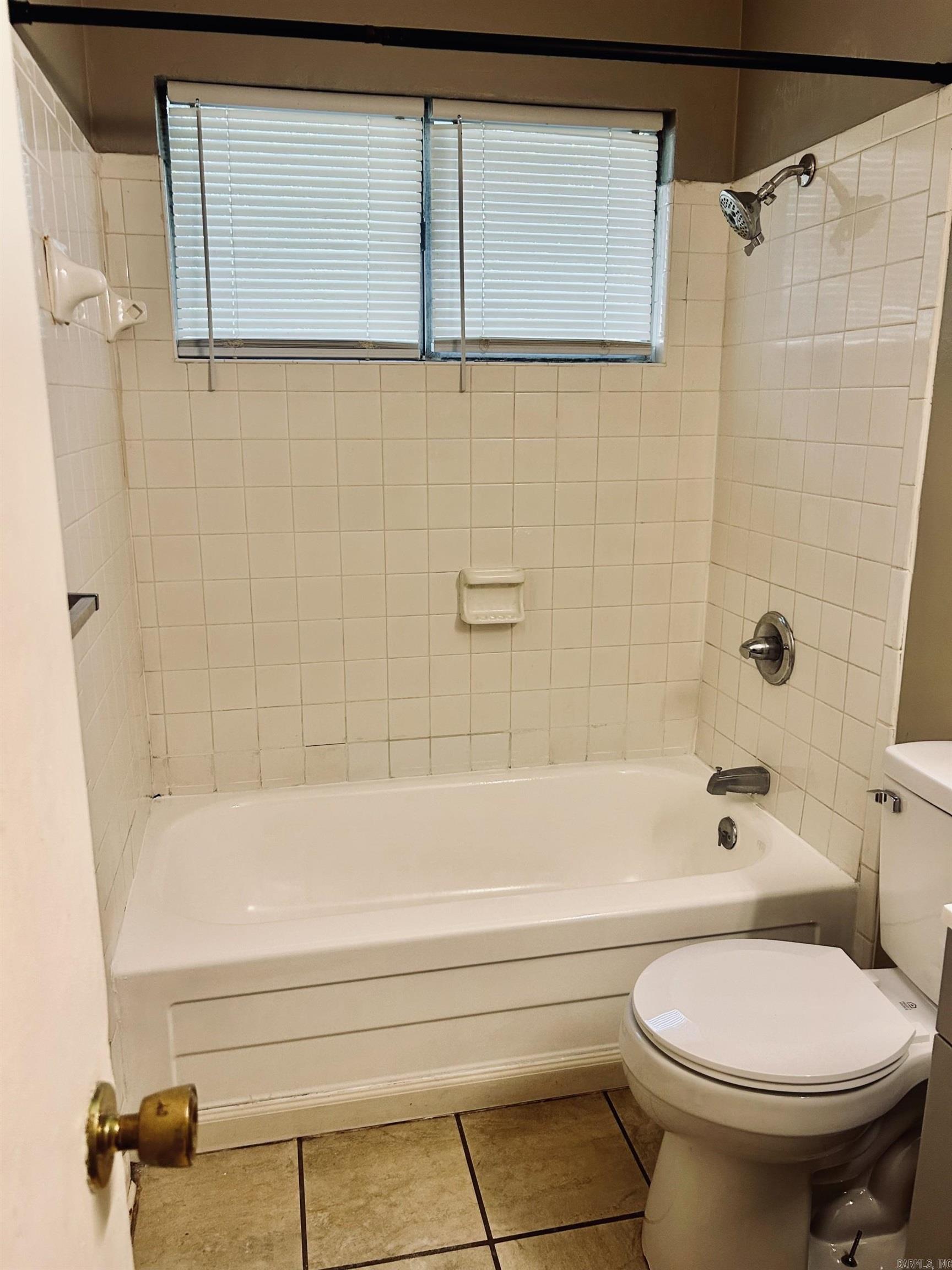 1305 Collins Drive Property Photo 12
