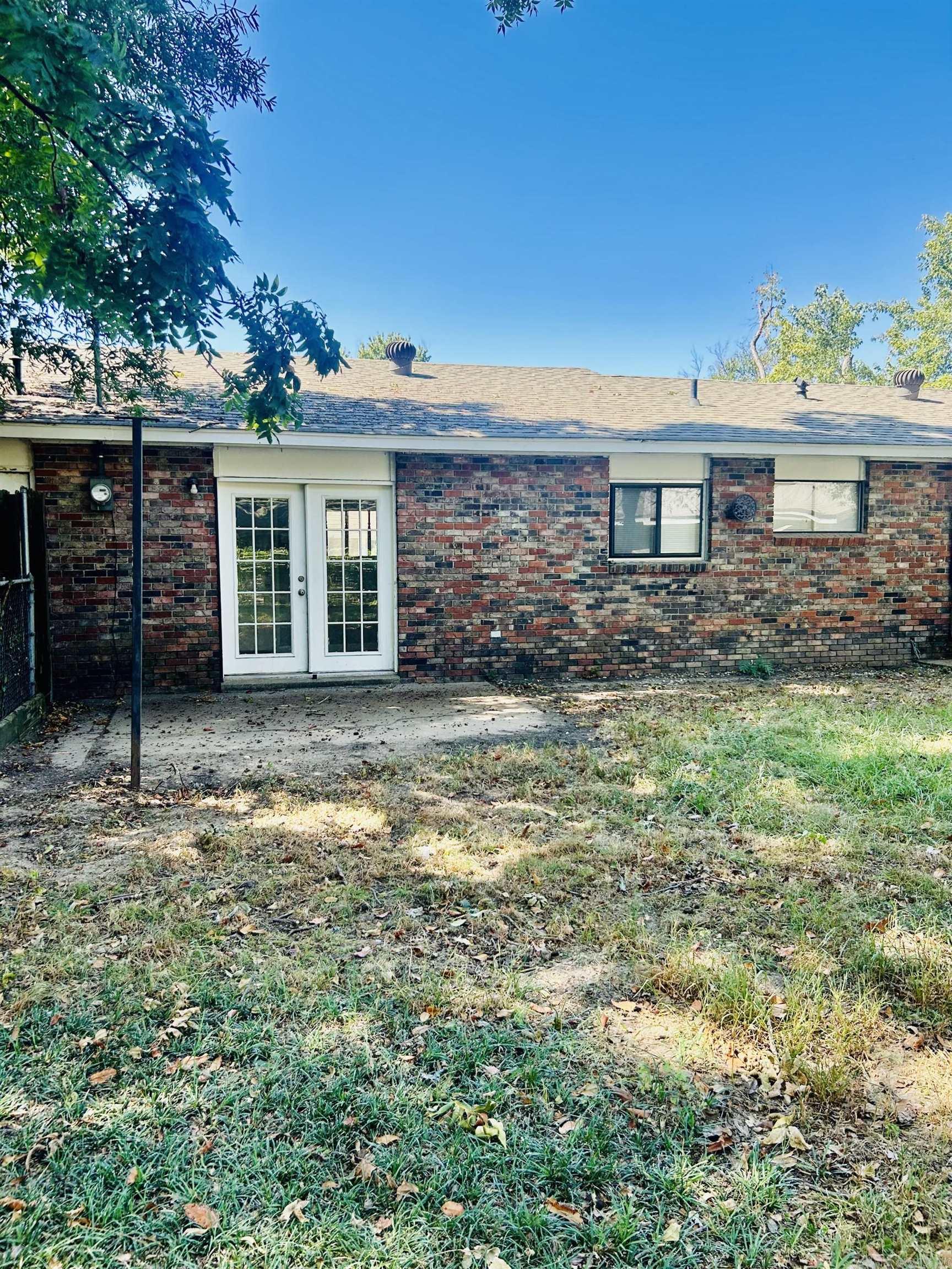 1305 Collins Drive Property Photo 14