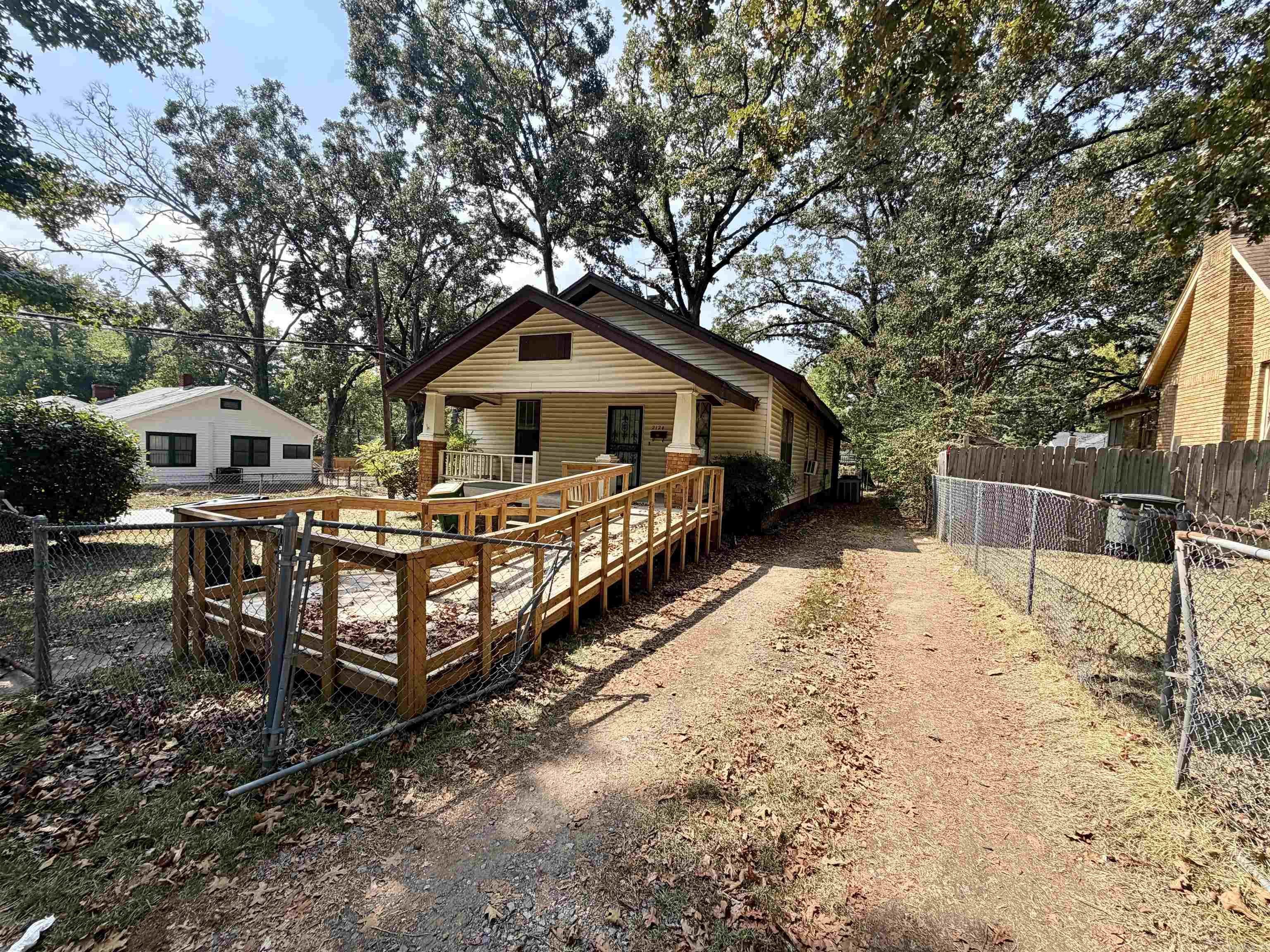 2124 S Valentine Street Property Photo 4