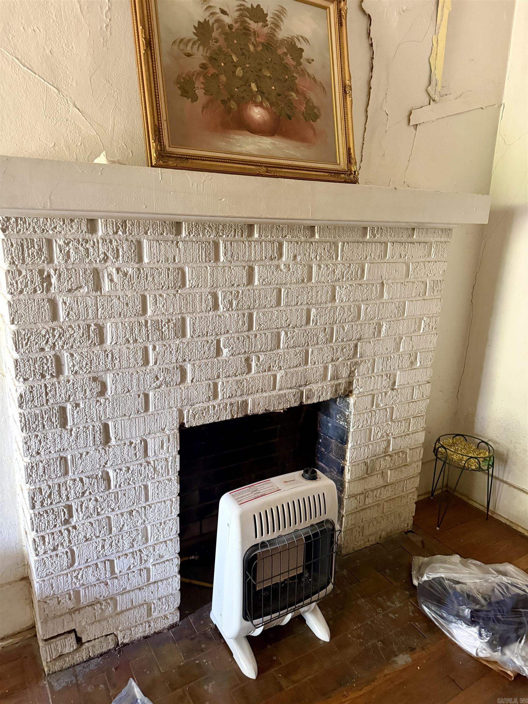 2124 S Valentine Street Property Photo 6