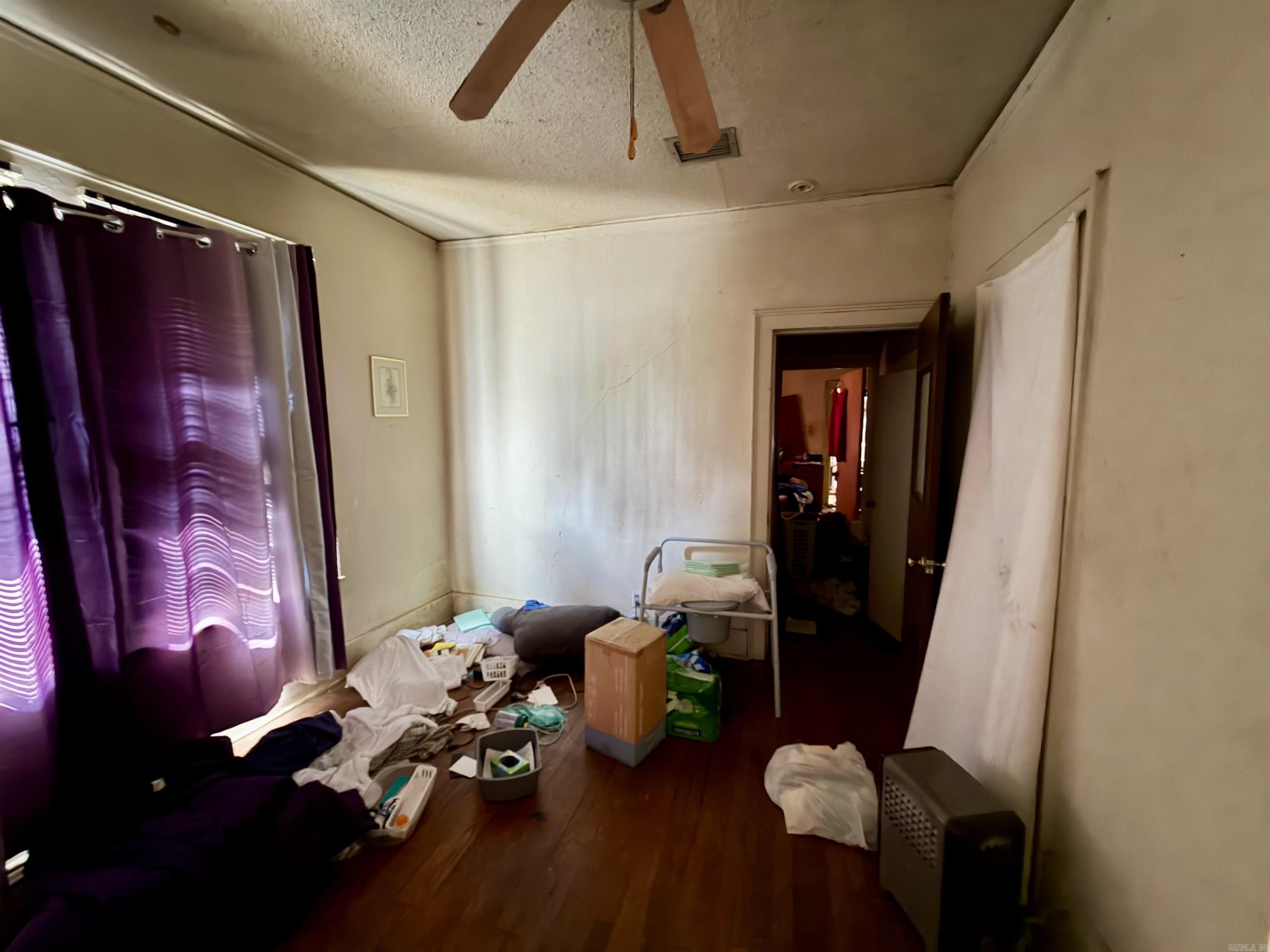 2124 S Valentine Street Property Photo 8
