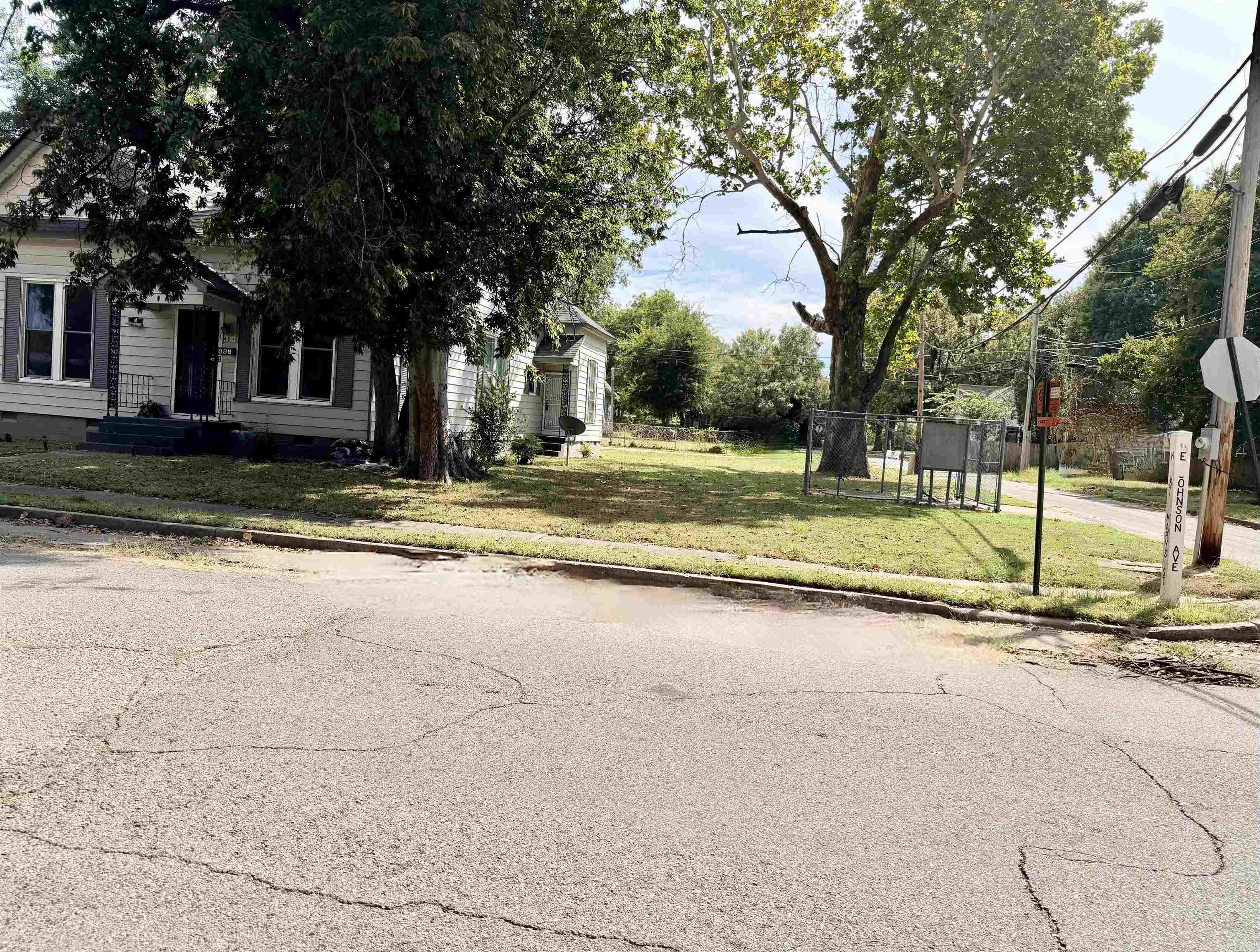404 E Johnson Avenue Property Photo 23