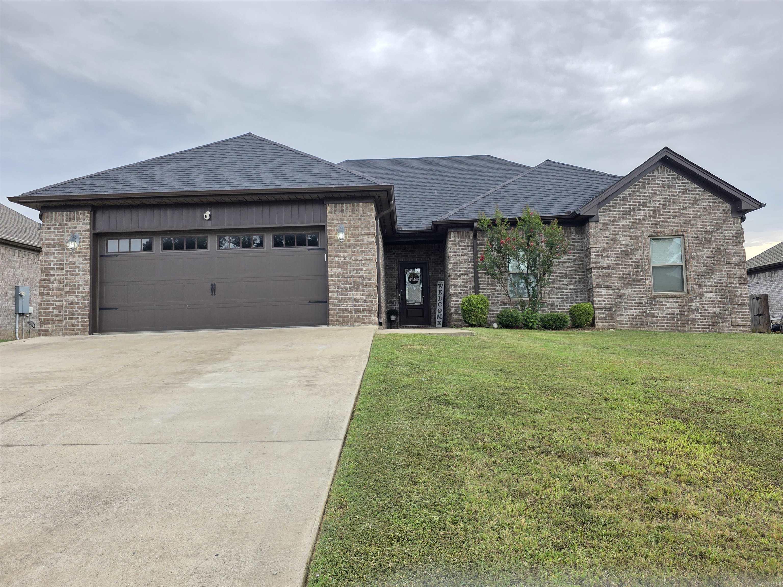 804 Mango Loop Property Photo 1