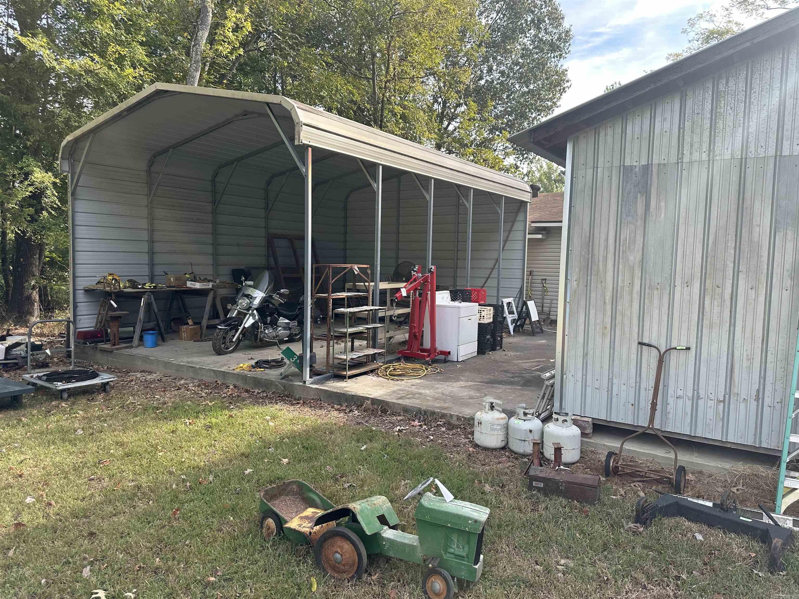 629 Westbrook Street Property Photo 13