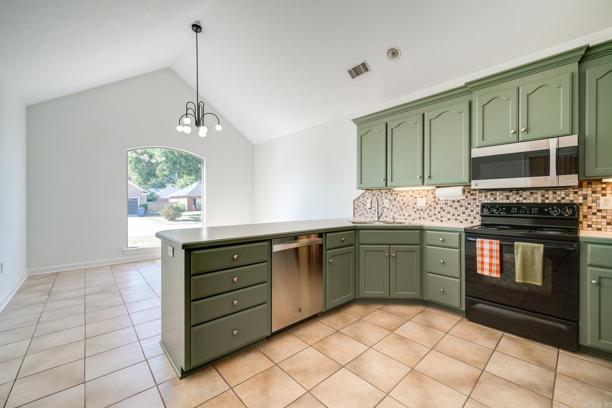 1340 Stone Crest Drive Property Photo 4