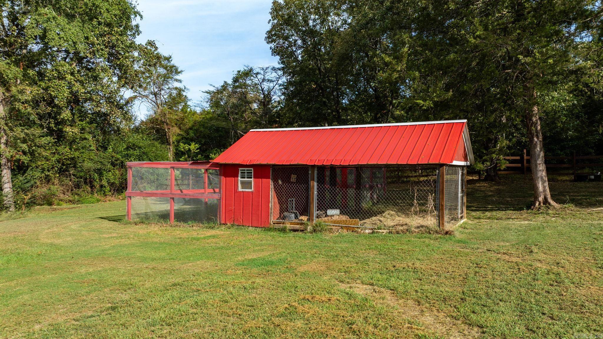 29 Piney Property Photo 32