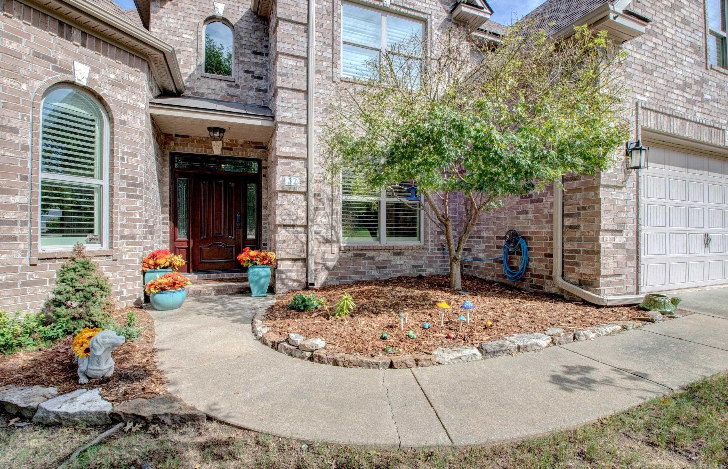 32 Tournay Circle Property Photo 6