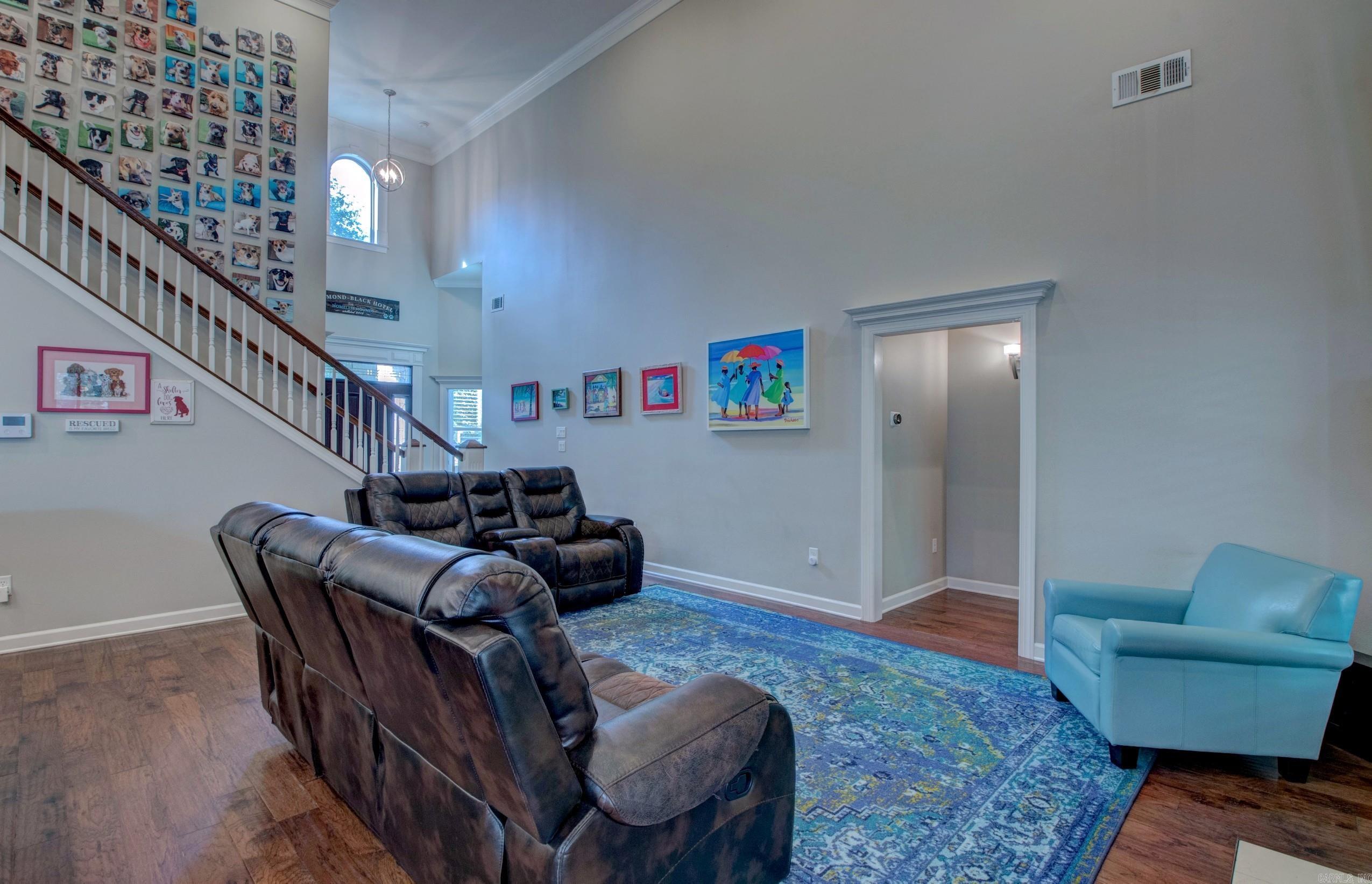 32 Tournay Circle Property Photo 14