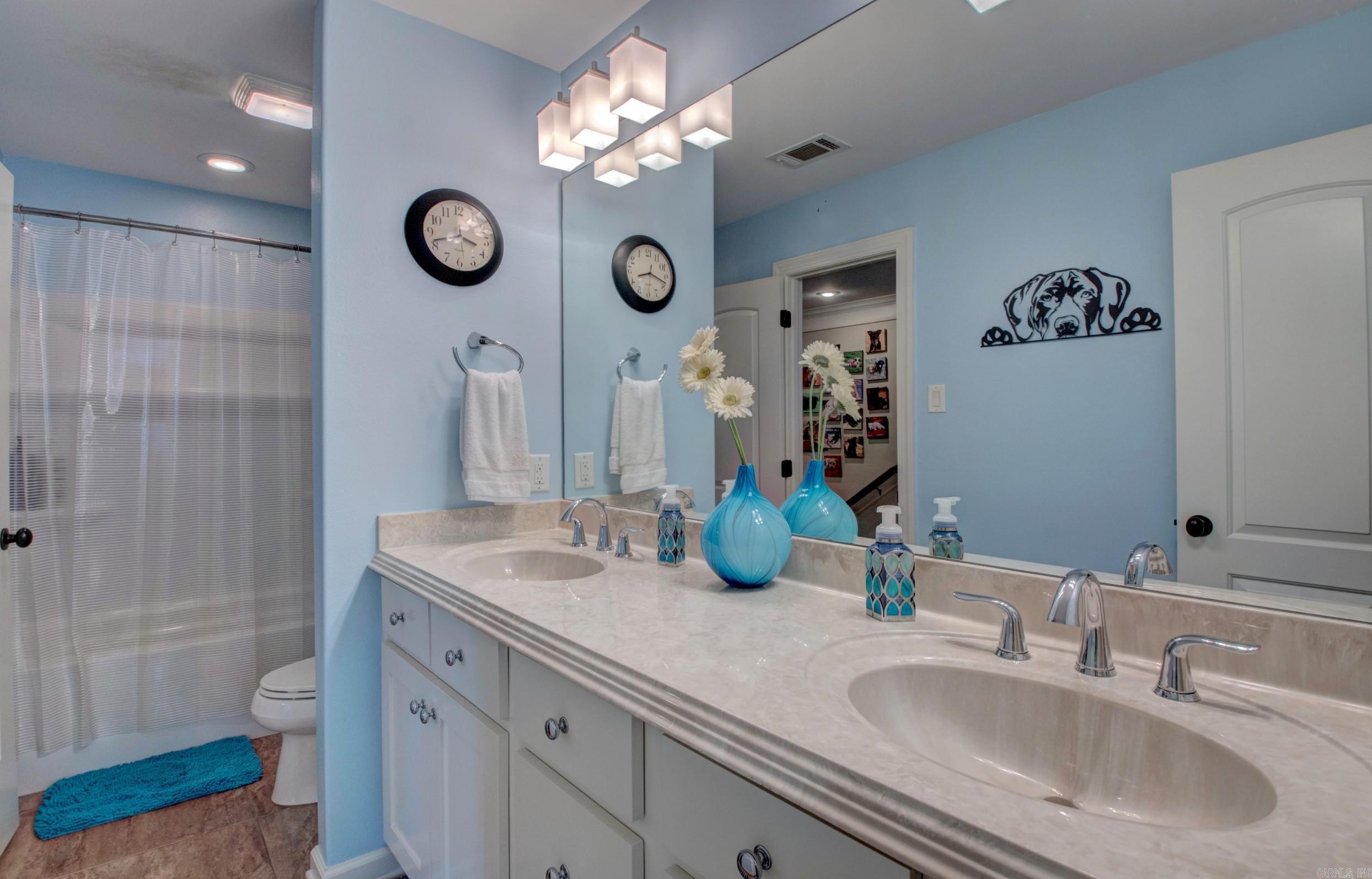 32 Tournay Circle Property Photo 41