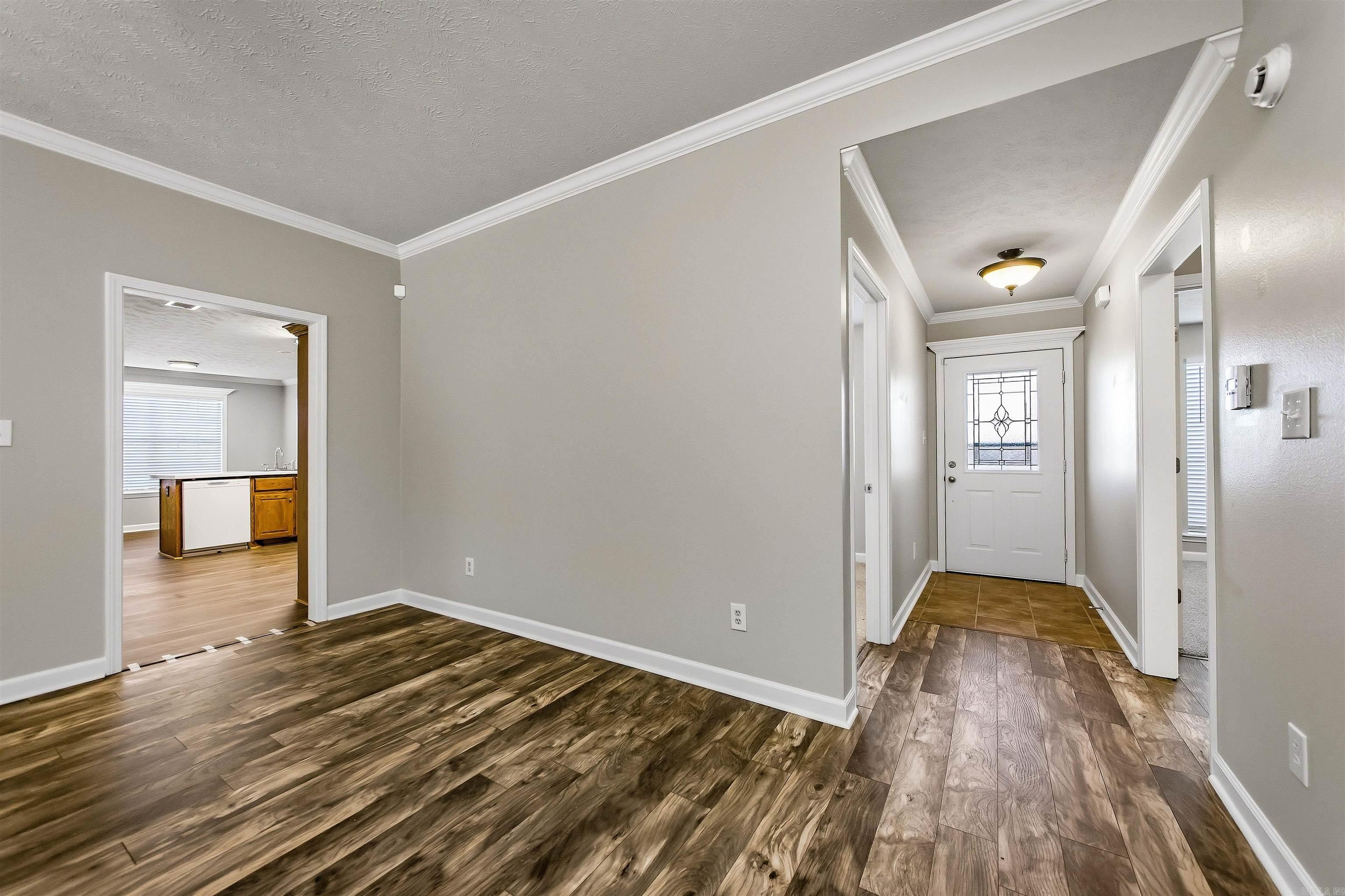 6033 Flight Court Property Photo 5