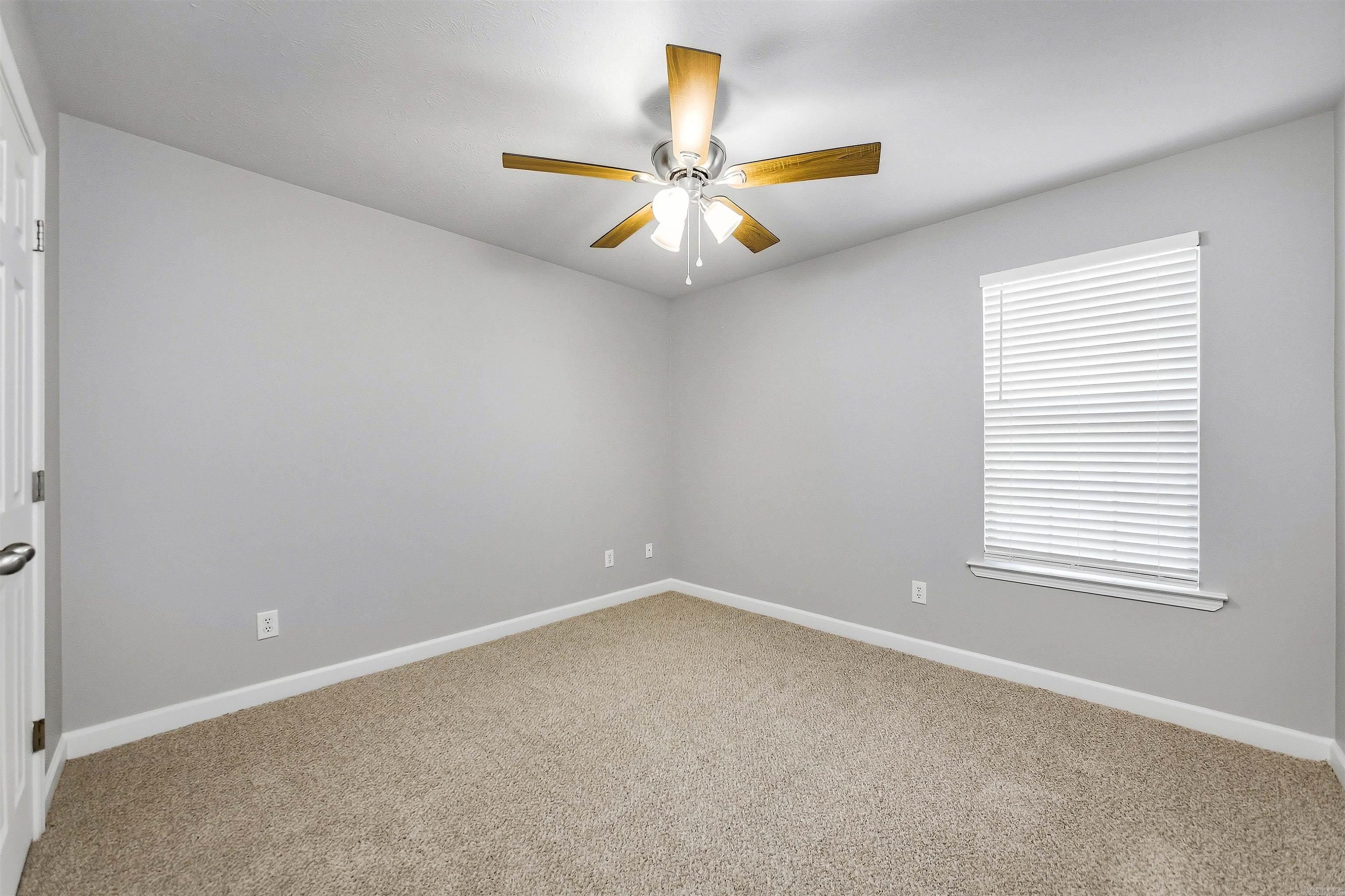 6033 Flight Court Property Photo 27