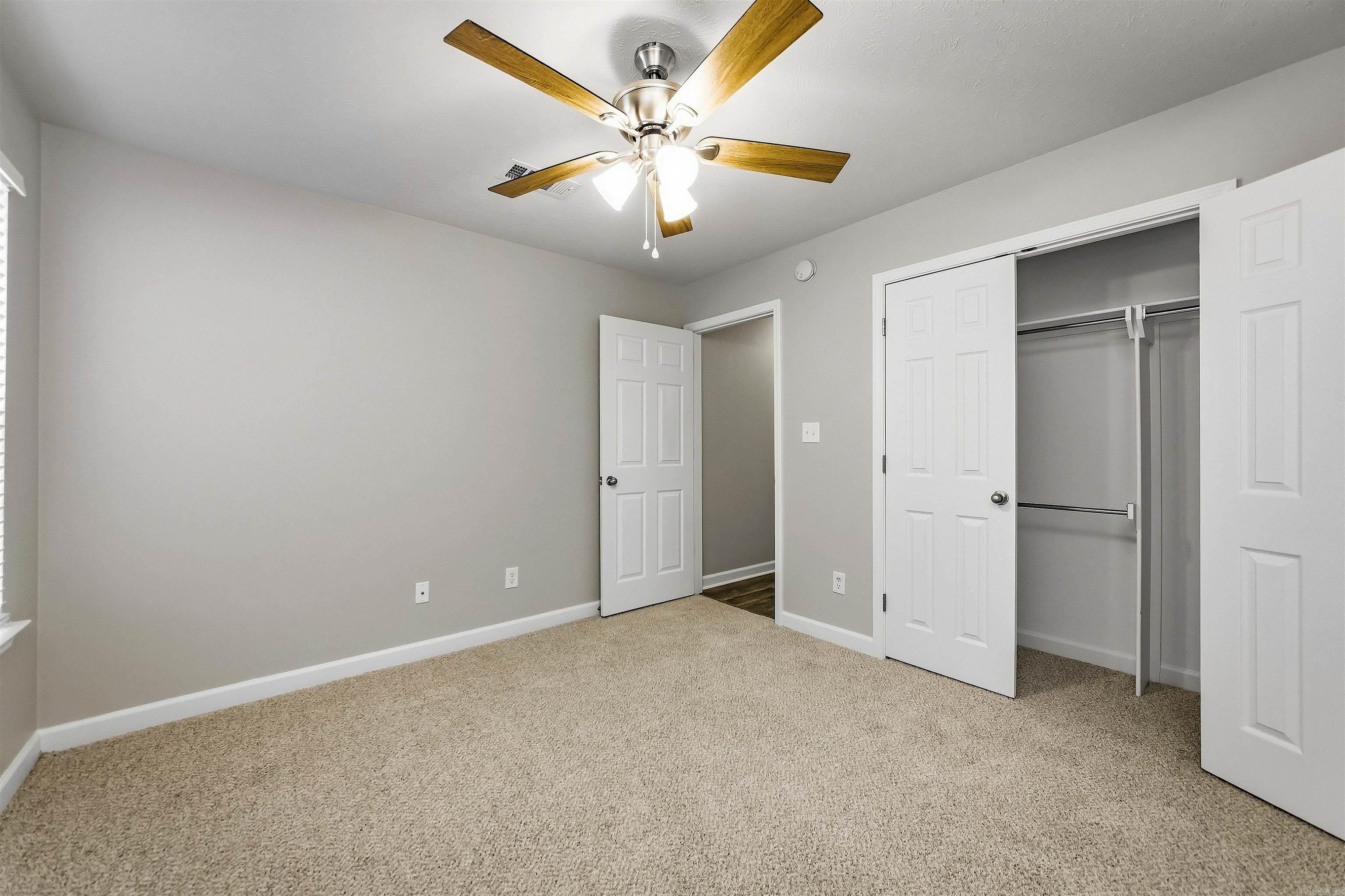 6033 Flight Court Property Photo 28