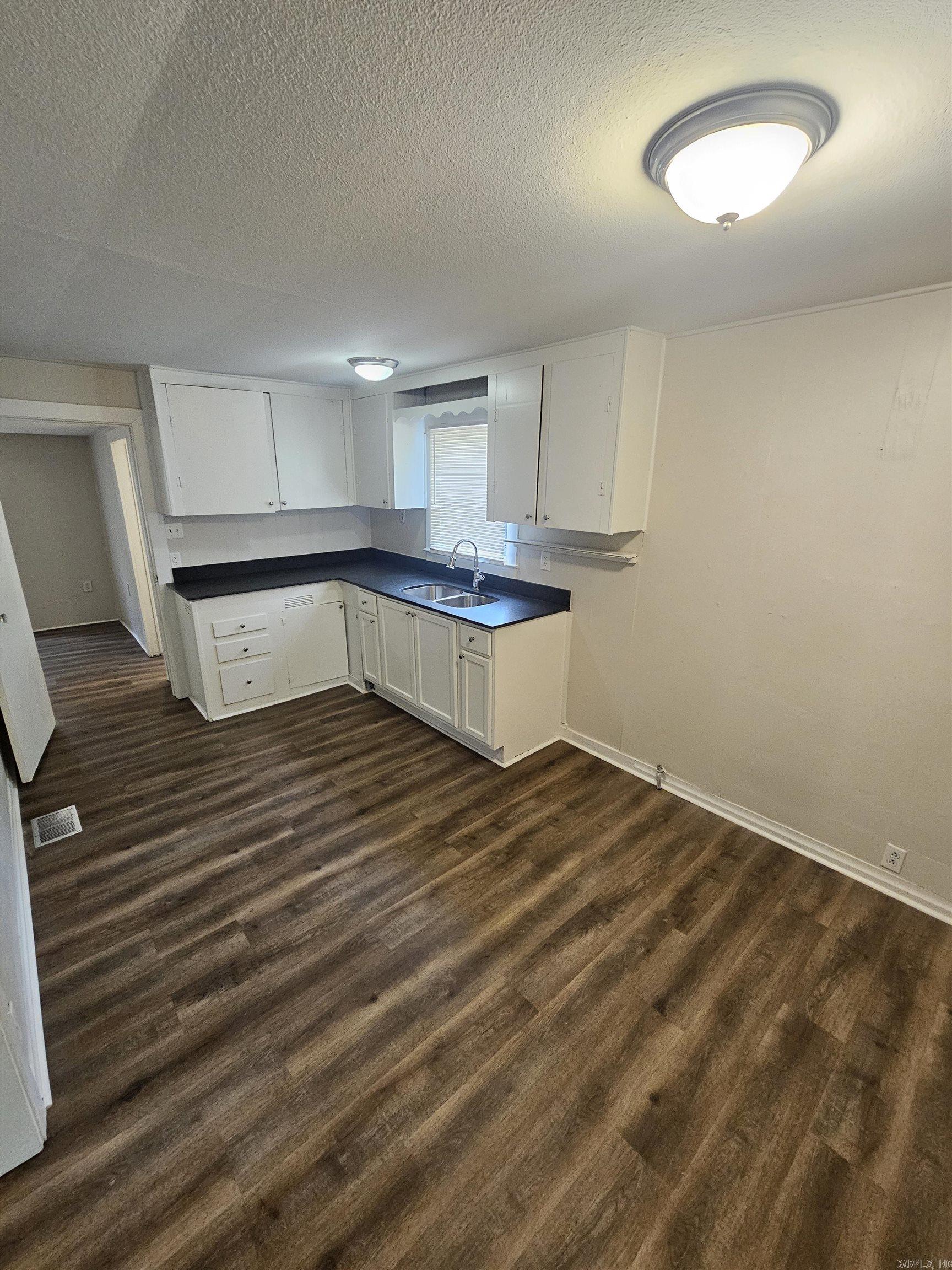 17122 And 17124 Arch Street Property Photo 3
