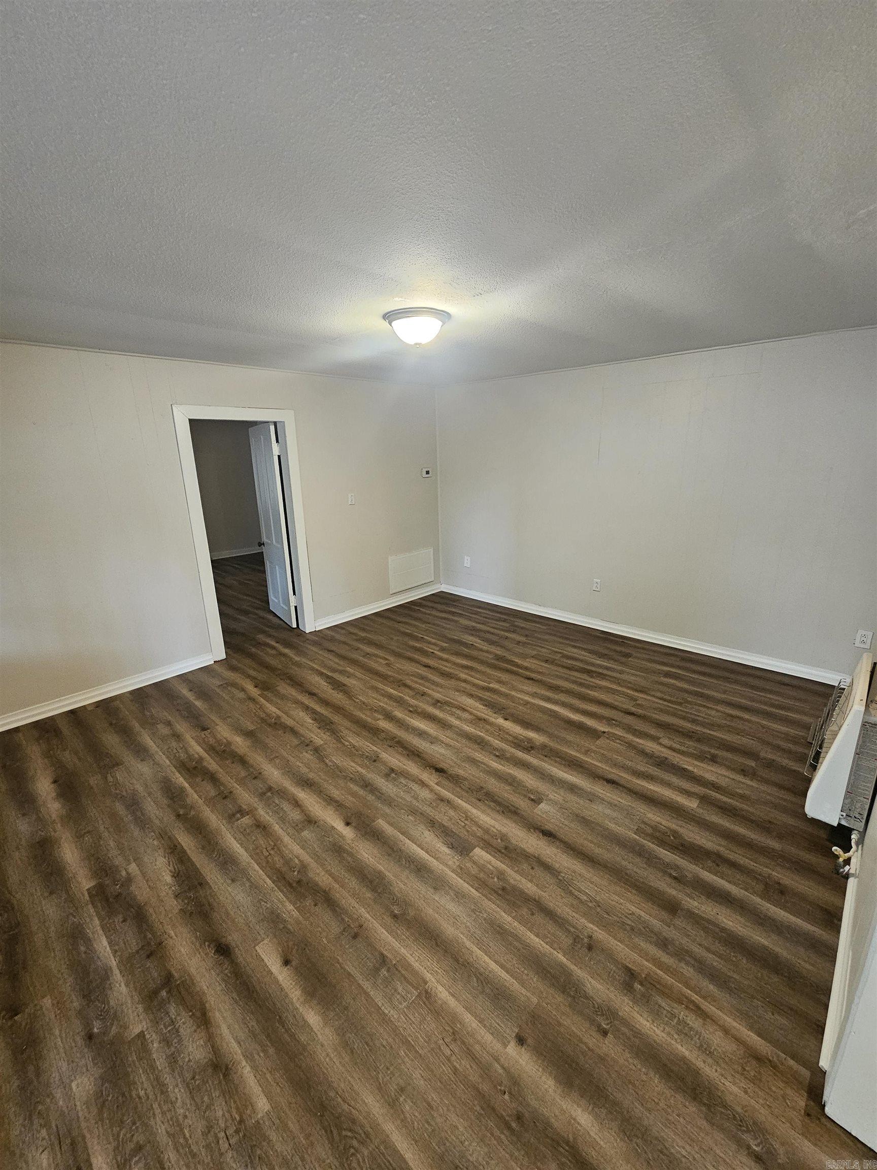 17122 And 17124 Arch Street Property Photo 4