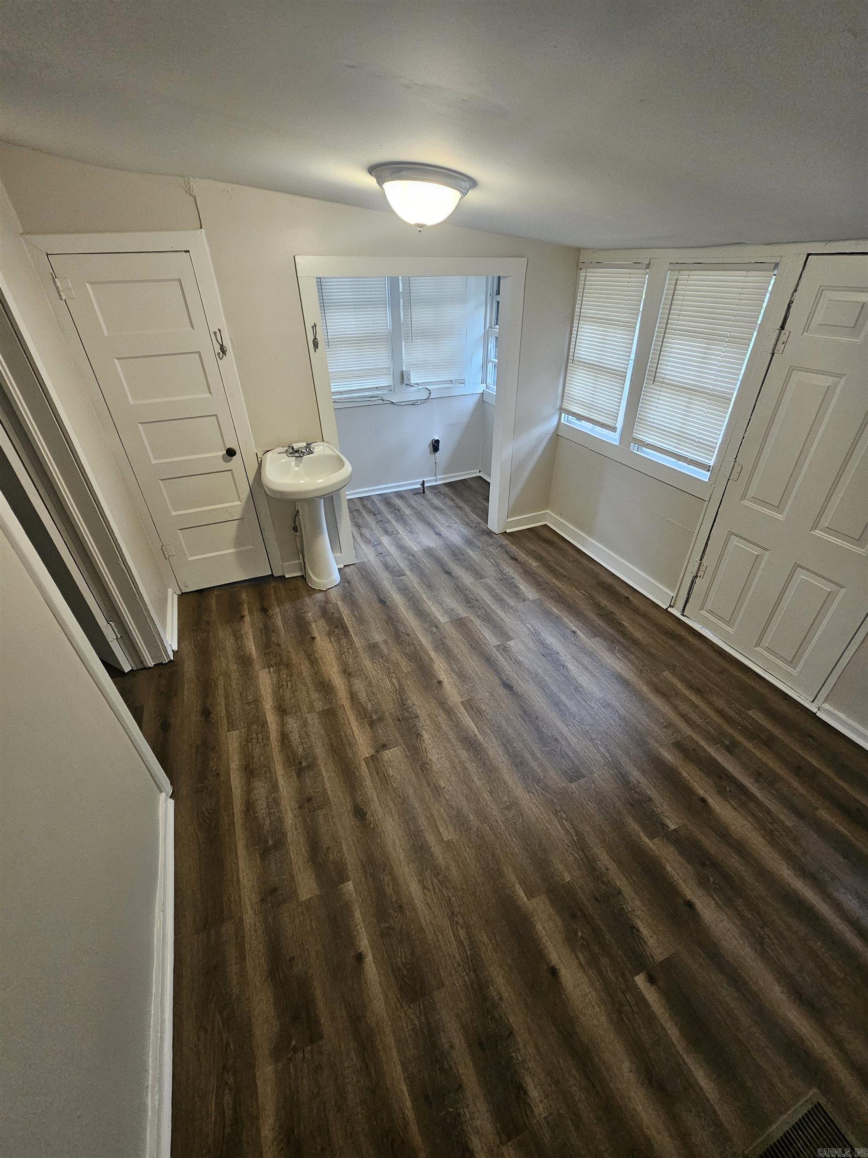 17122 And 17124 Arch Street Property Photo 6