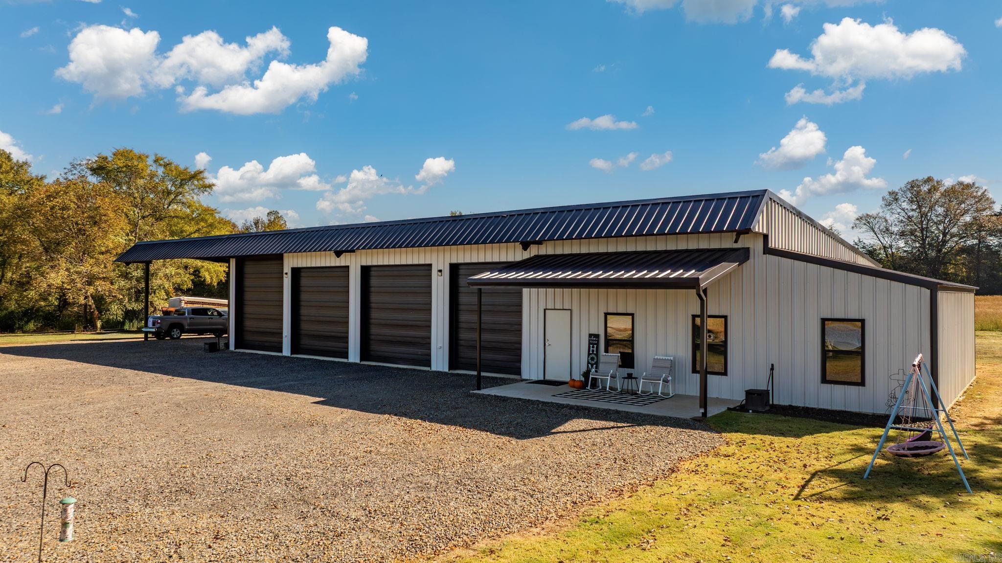 6 Mahan Property Photo 14