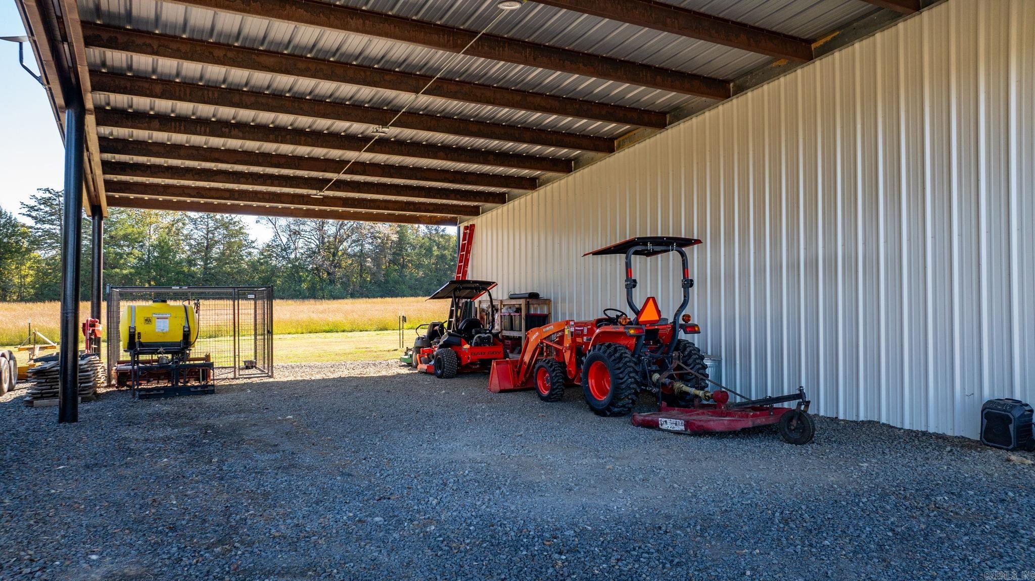 6 Mahan Property Photo 18