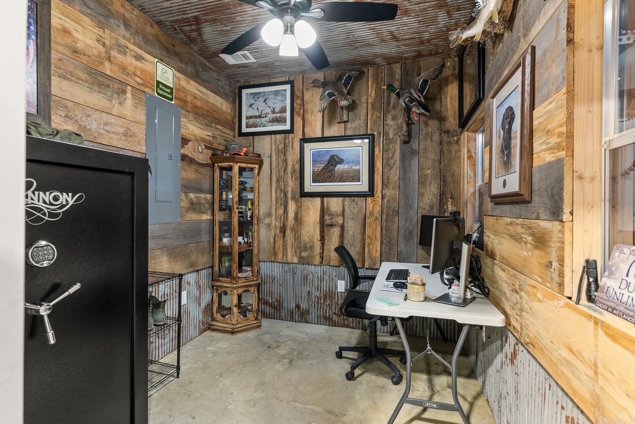 6 Mahan Property Photo 21