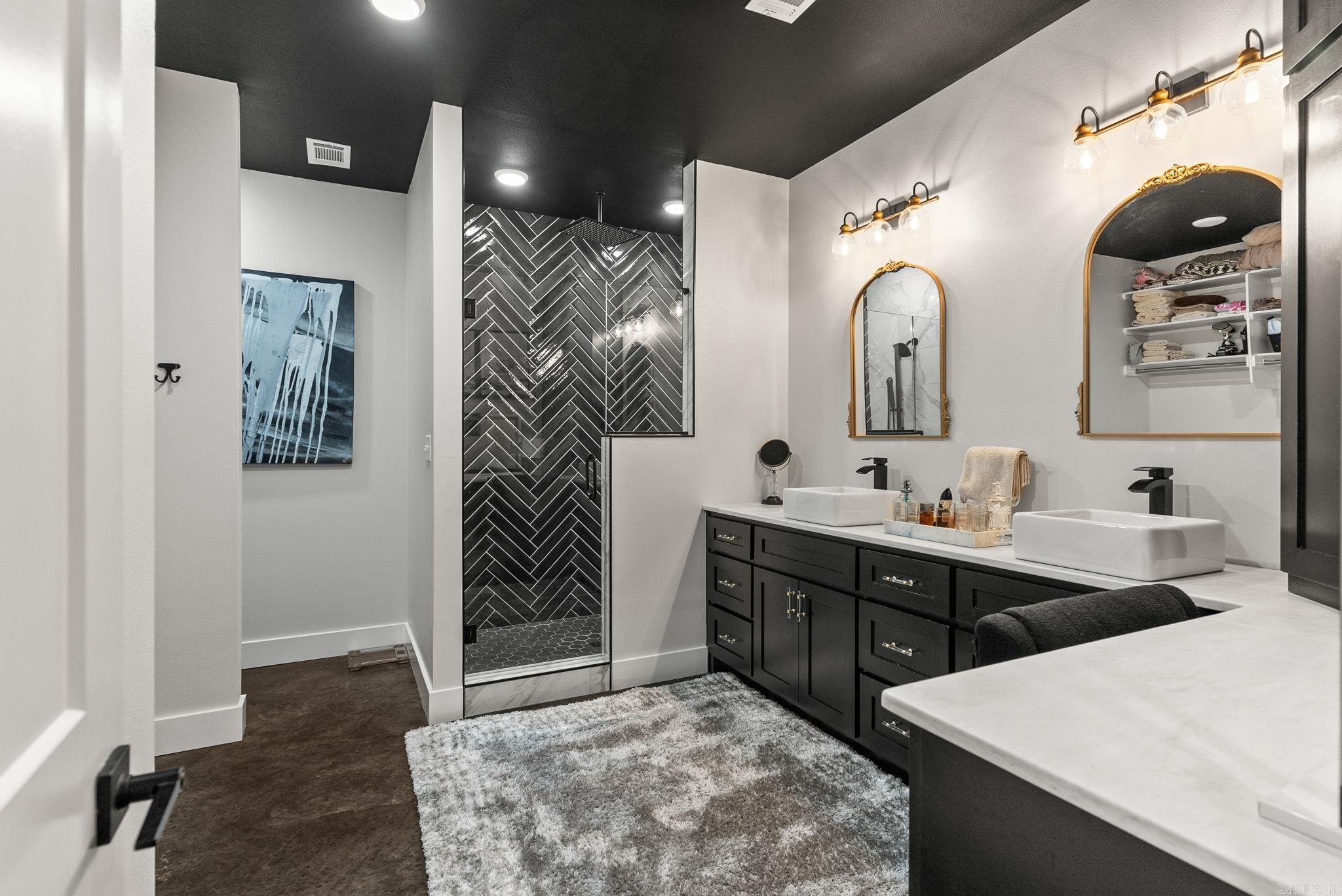 6 Mahan Property Photo 30