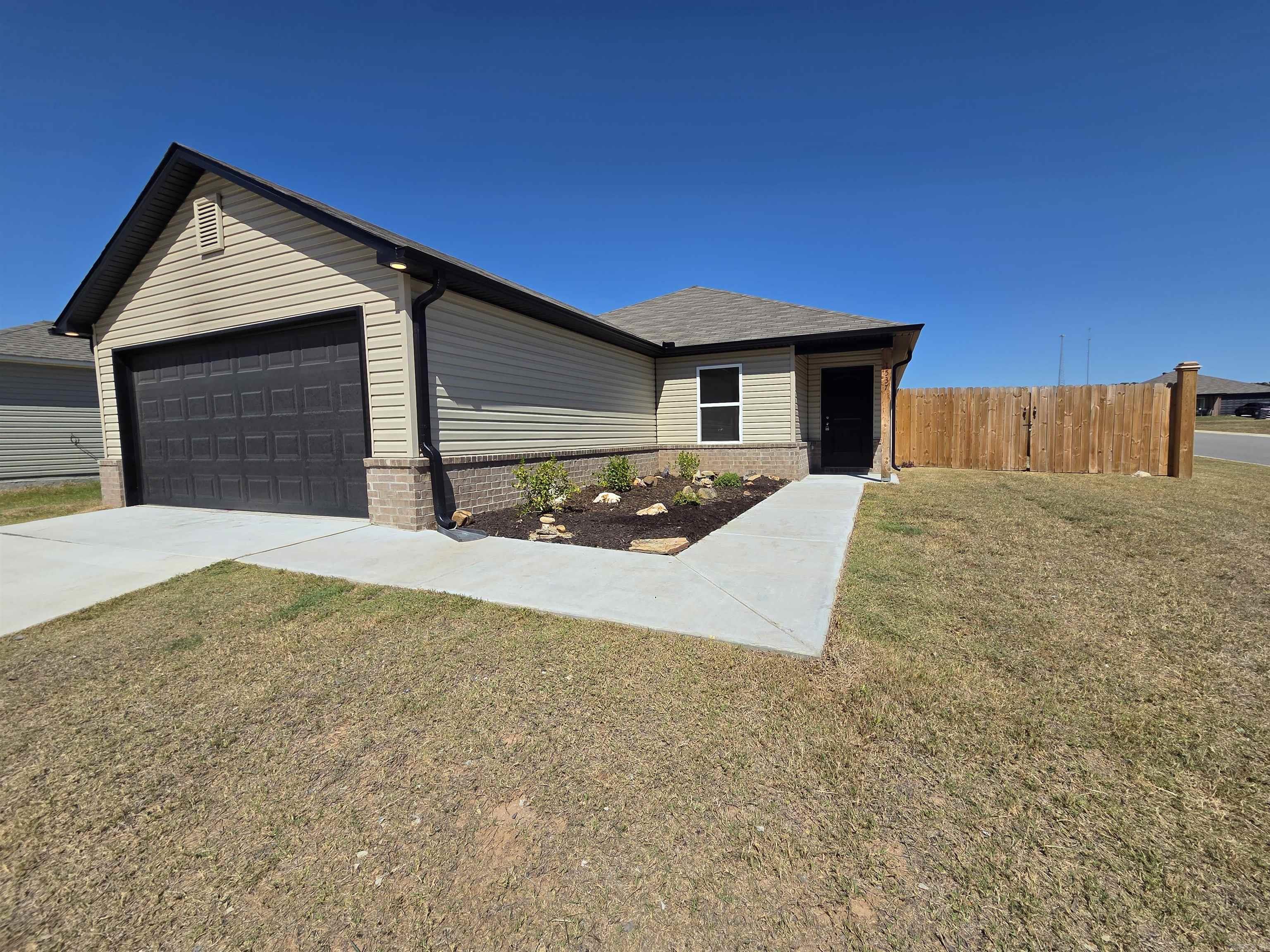 1537 Meadows Drive Property Photo 1