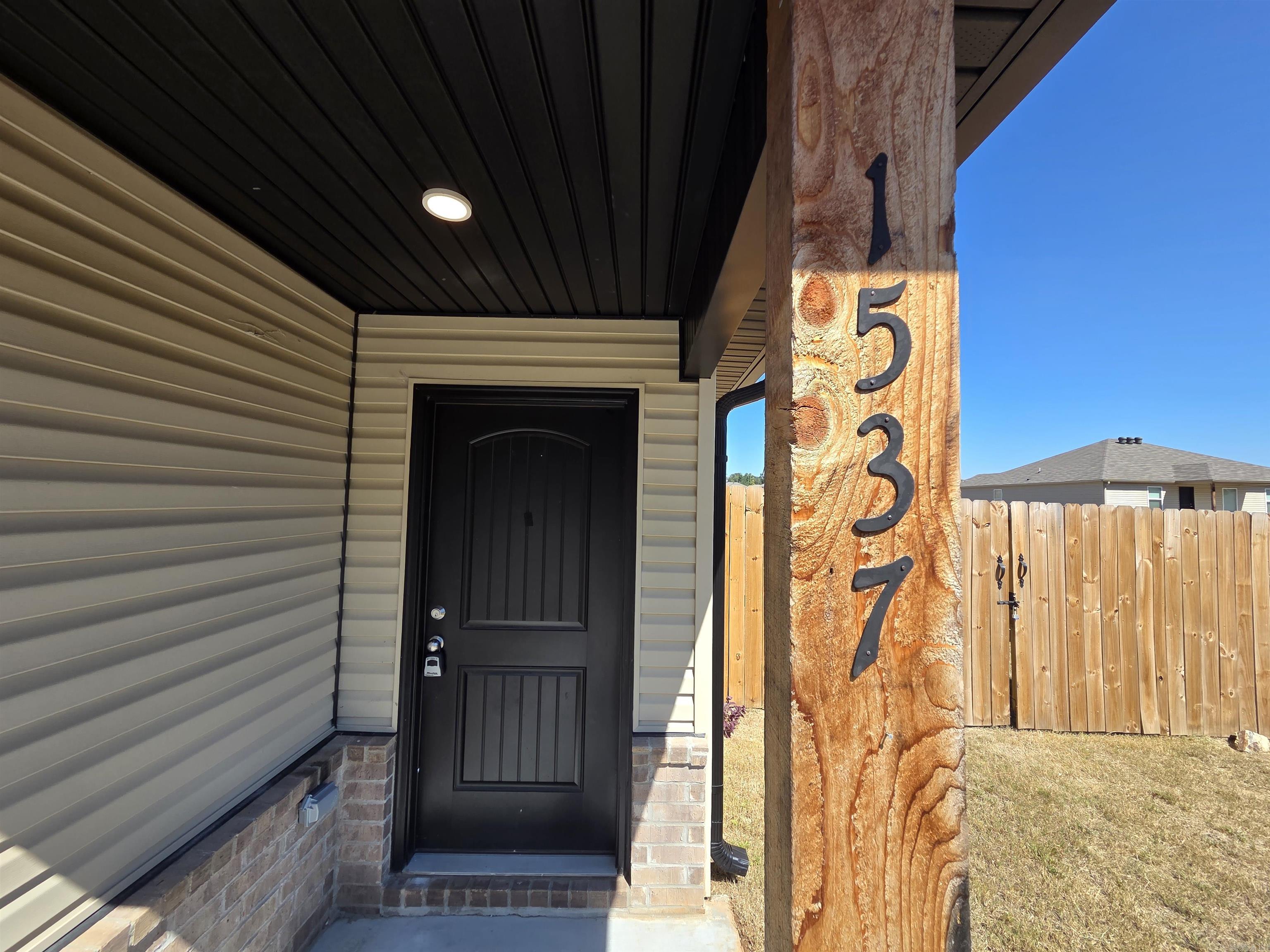 1537 Meadows Drive Property Photo 3