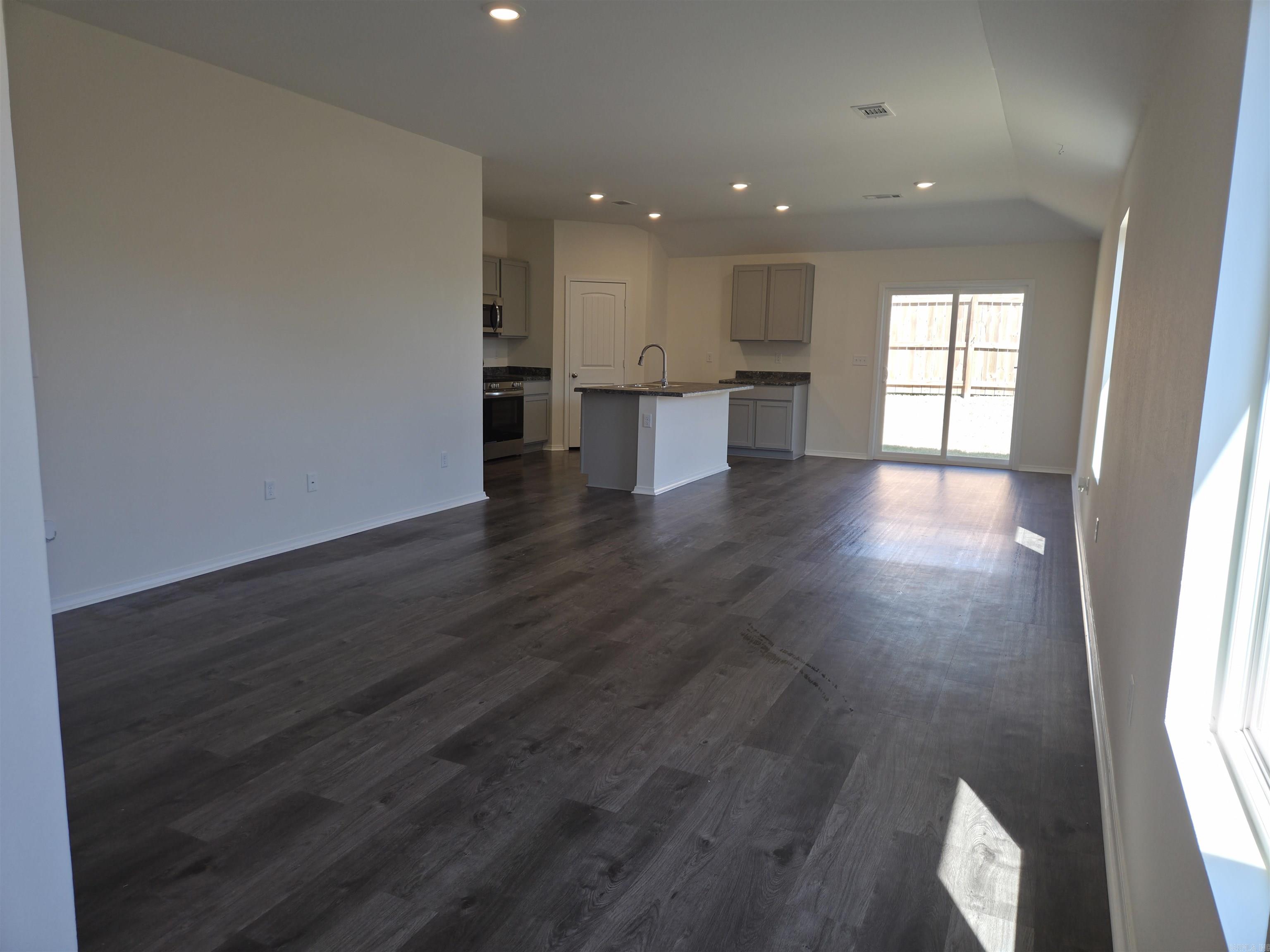 1537 Meadows Drive Property Photo 6