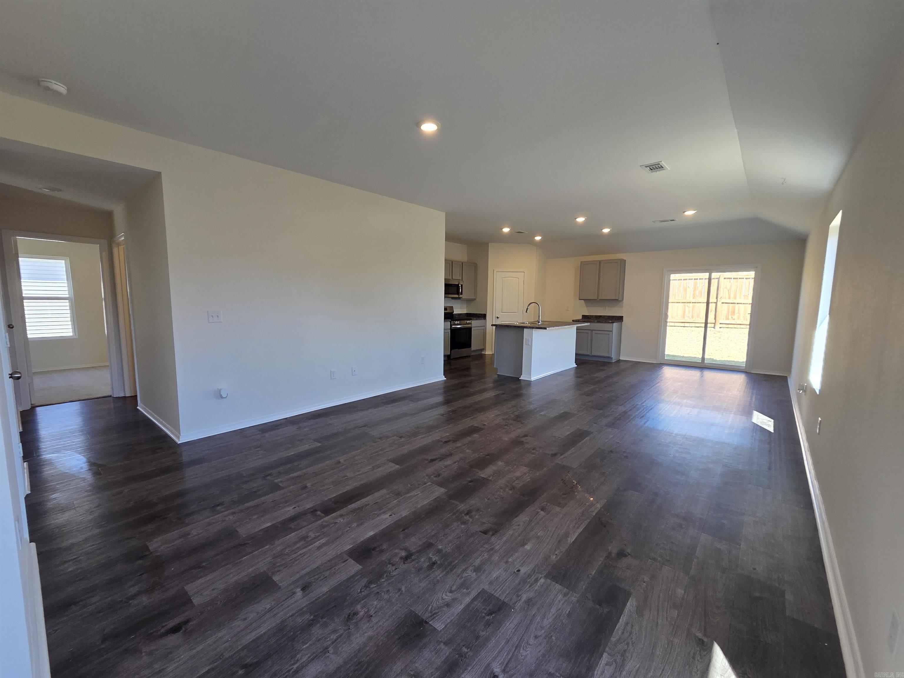 1537 Meadows Drive Property Photo 7