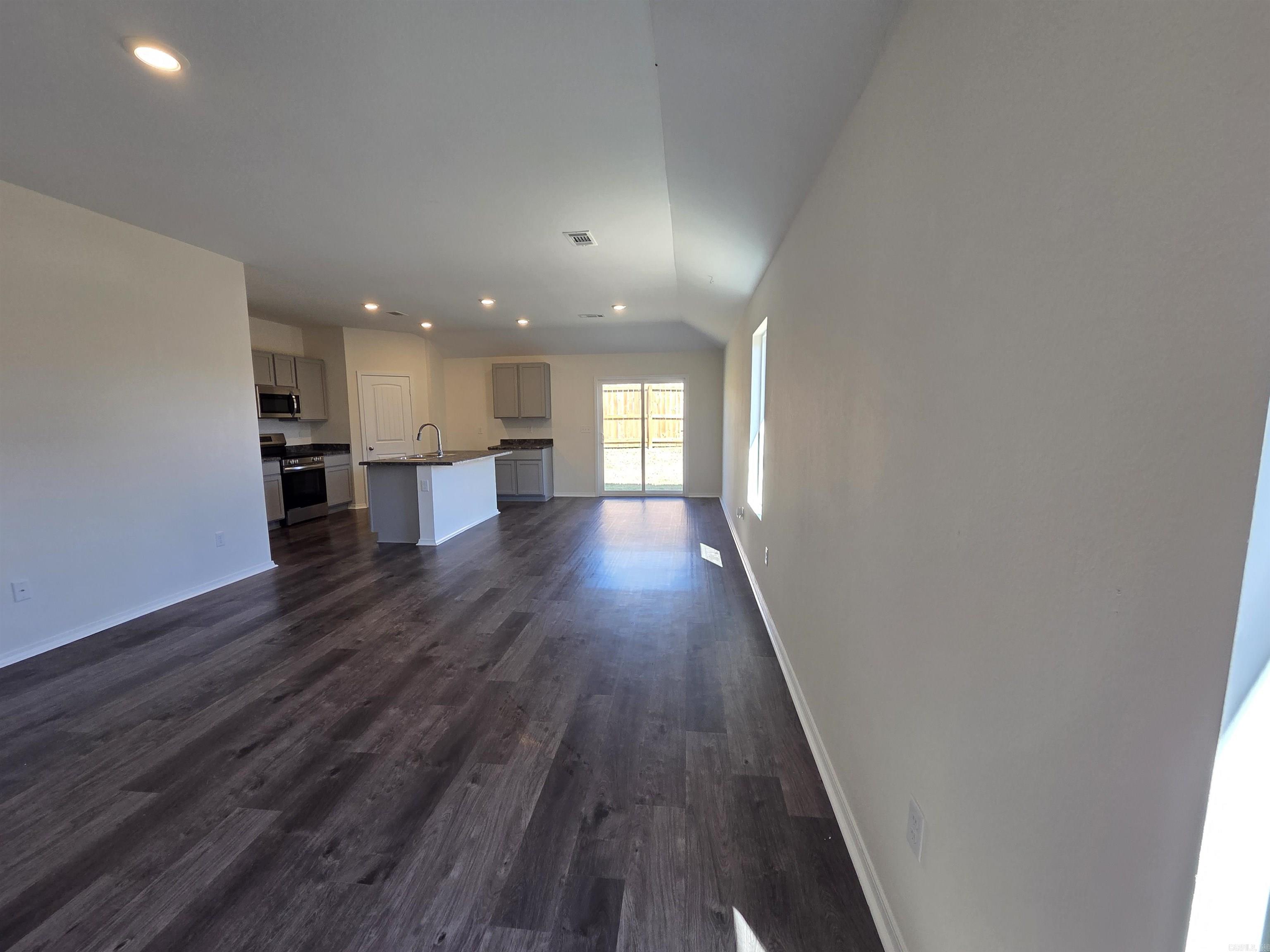 1537 Meadows Drive Property Photo 8