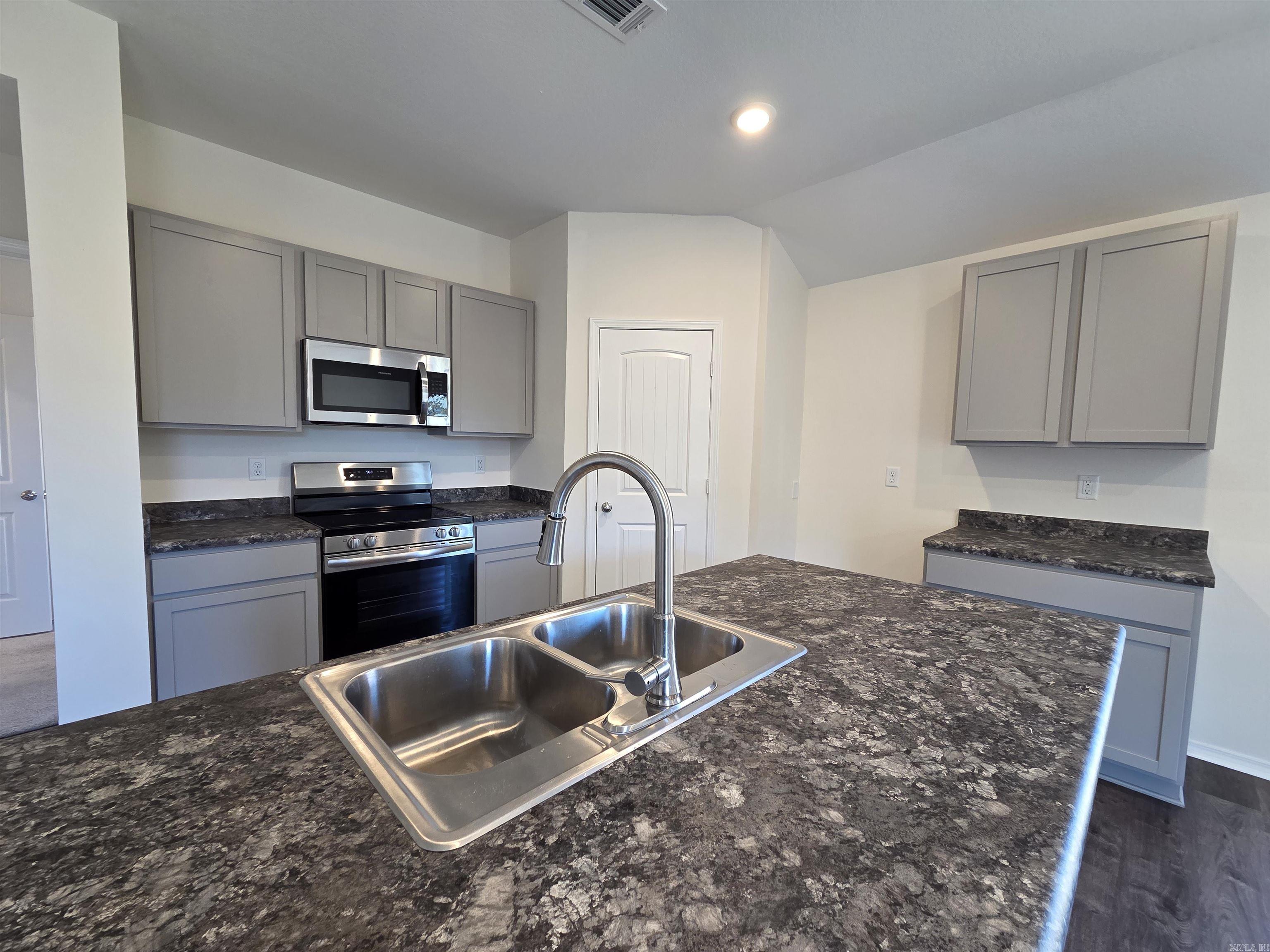 1537 Meadows Drive Property Photo 27