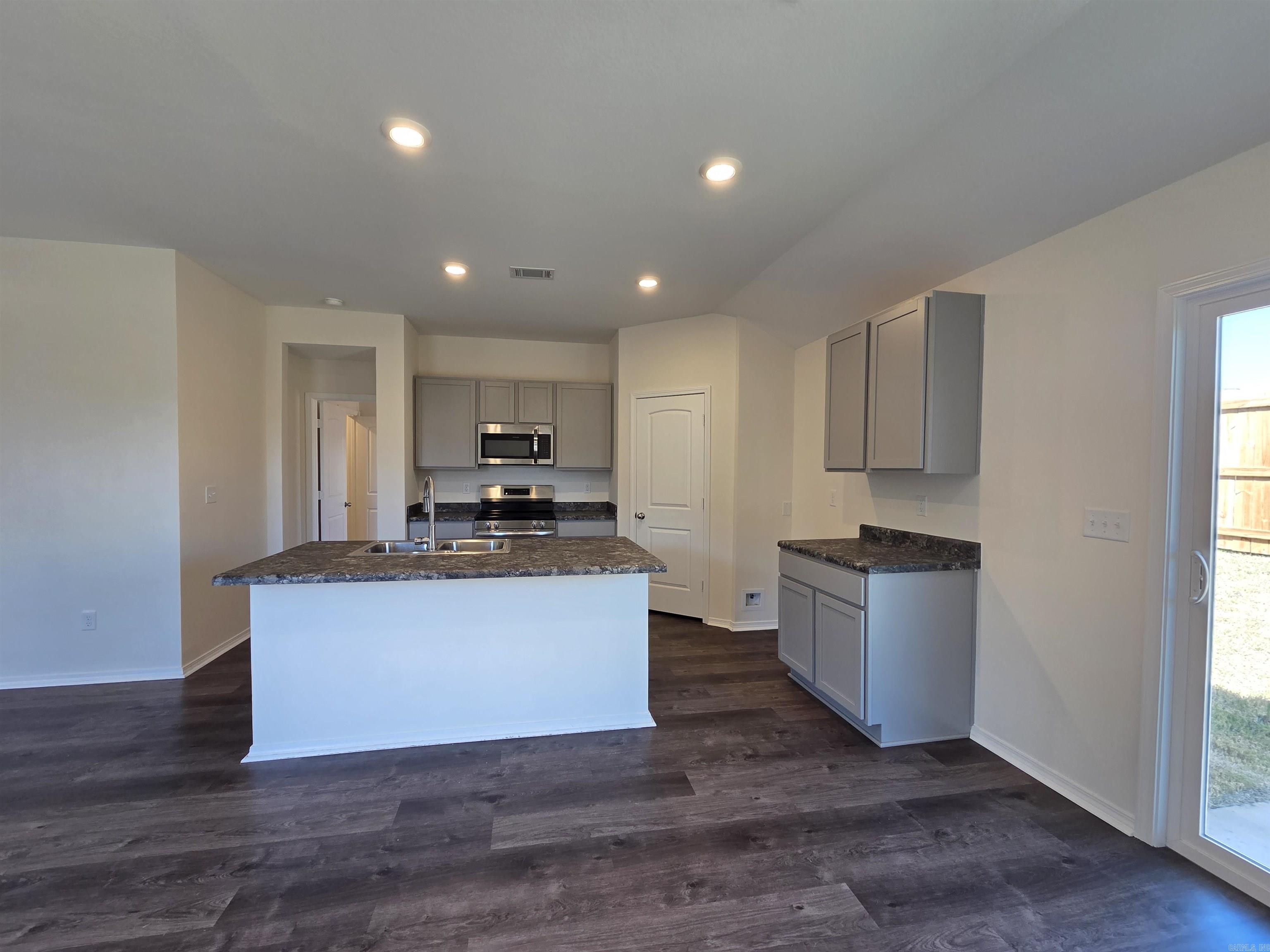 1537 Meadows Drive Property Photo 30