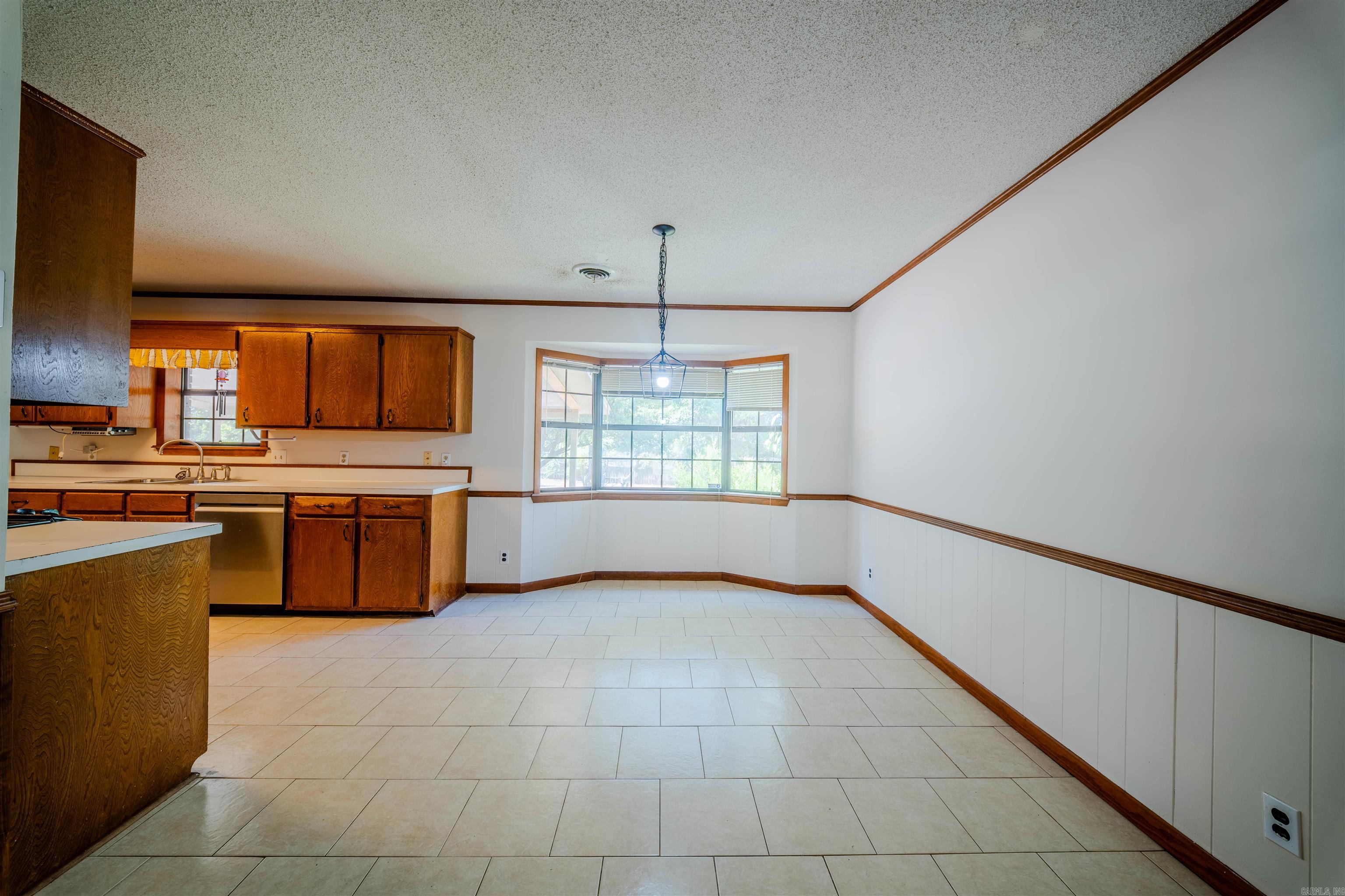 1174 Fabre Circle Property Photo 9