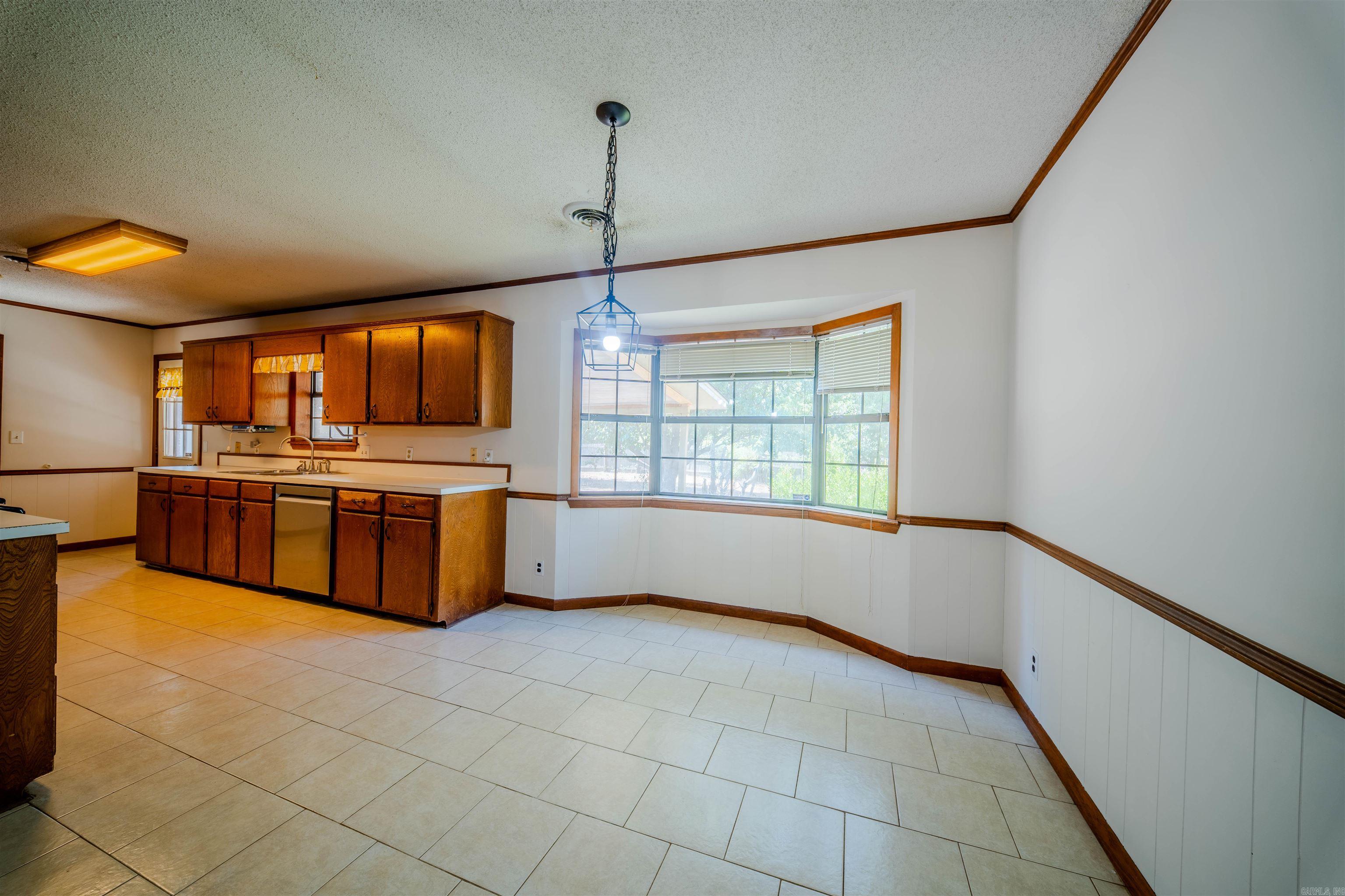 1174 Fabre Circle Property Photo 10