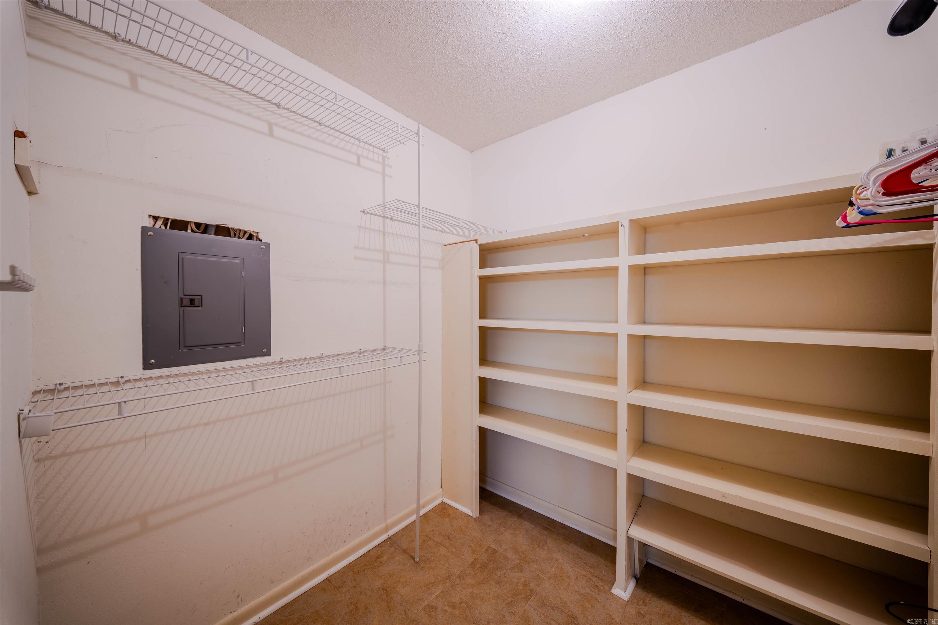 1174 Fabre Circle Property Photo 29