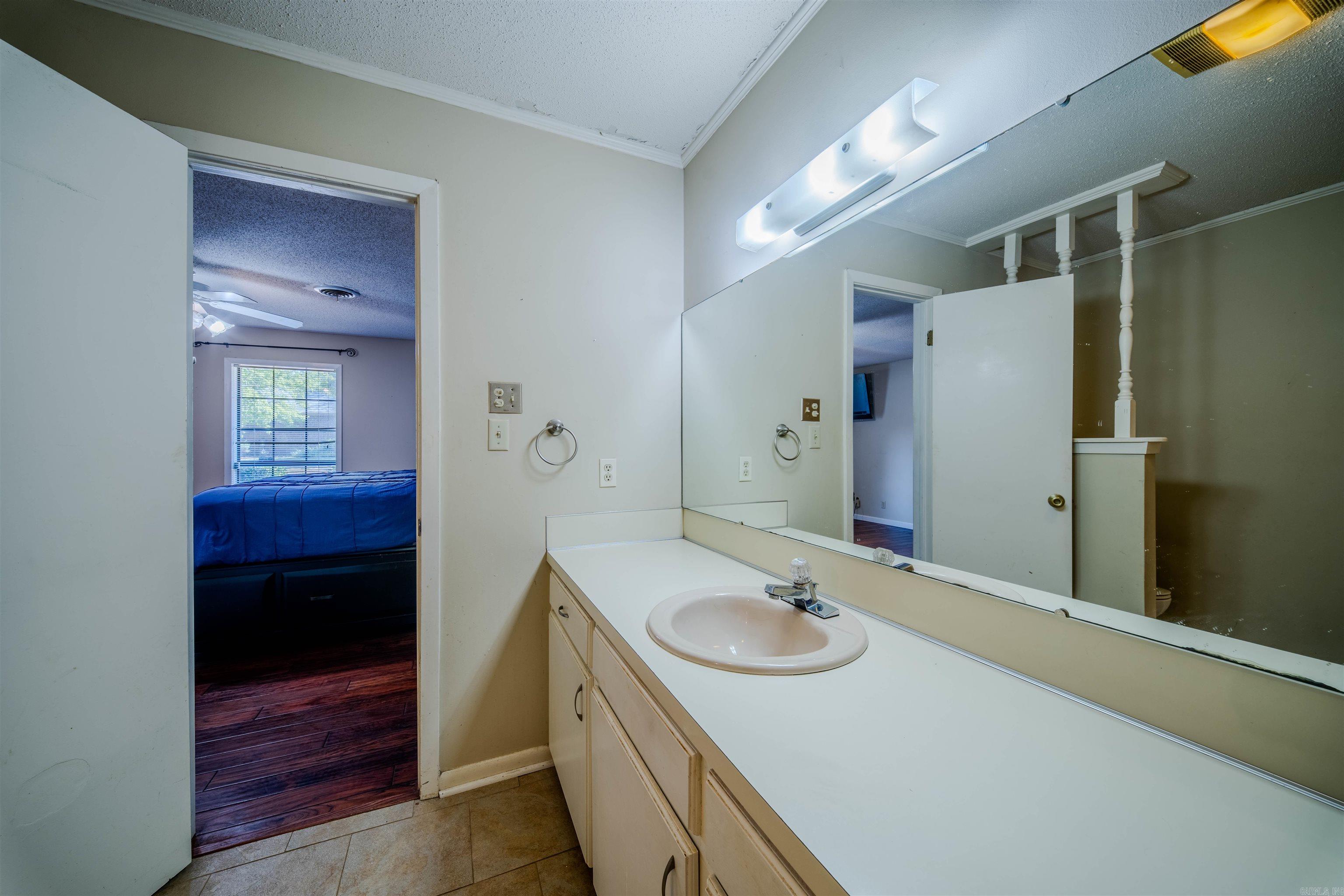 1174 Fabre Circle Property Photo 32