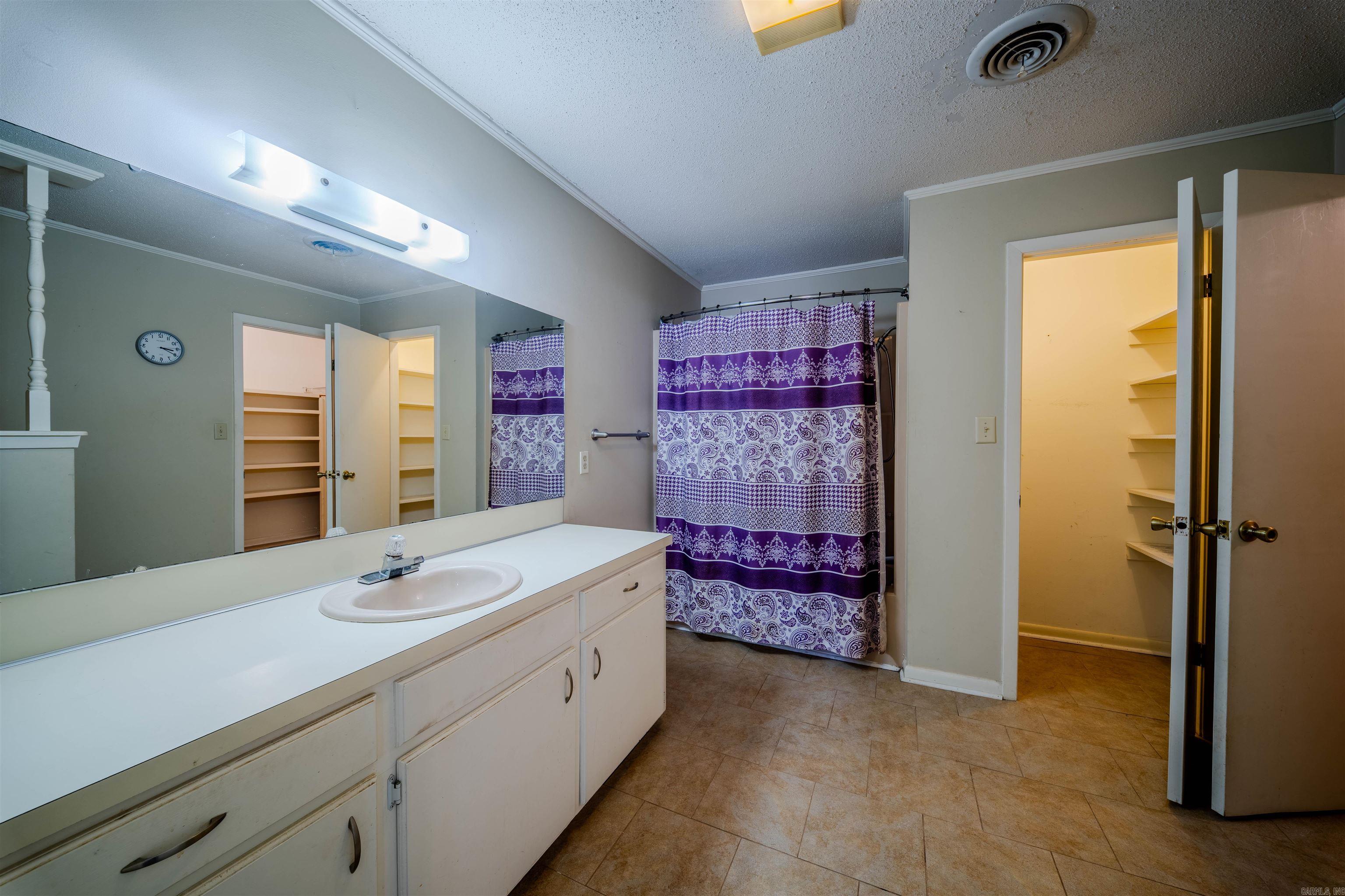 1174 Fabre Circle Property Photo 33