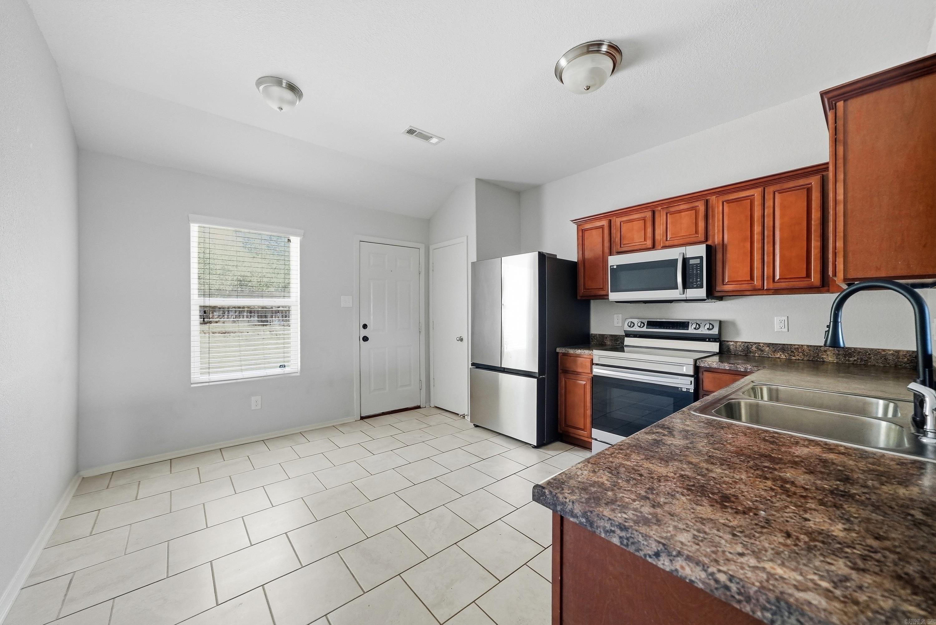22 Oakland Circle Property Photo 12