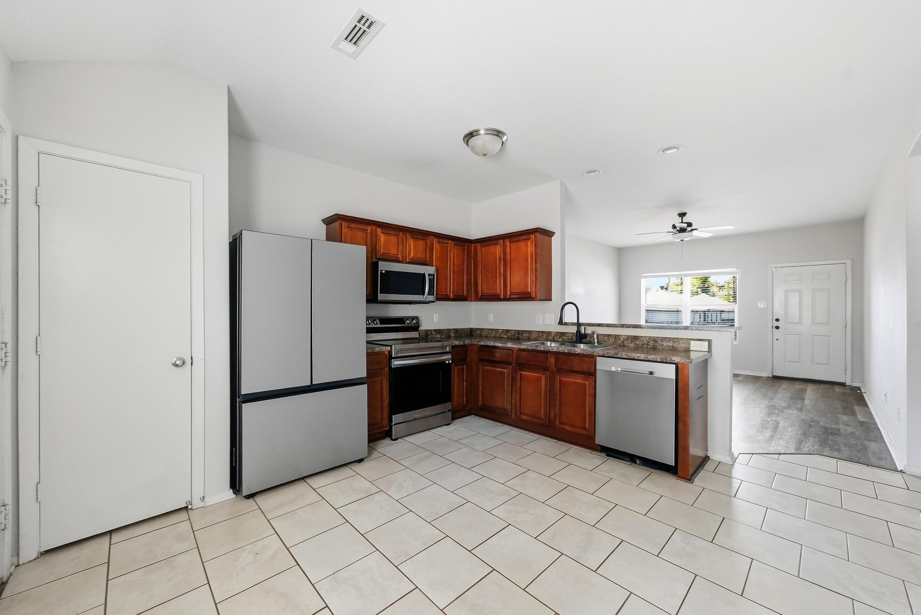 22 Oakland Circle Property Photo 13