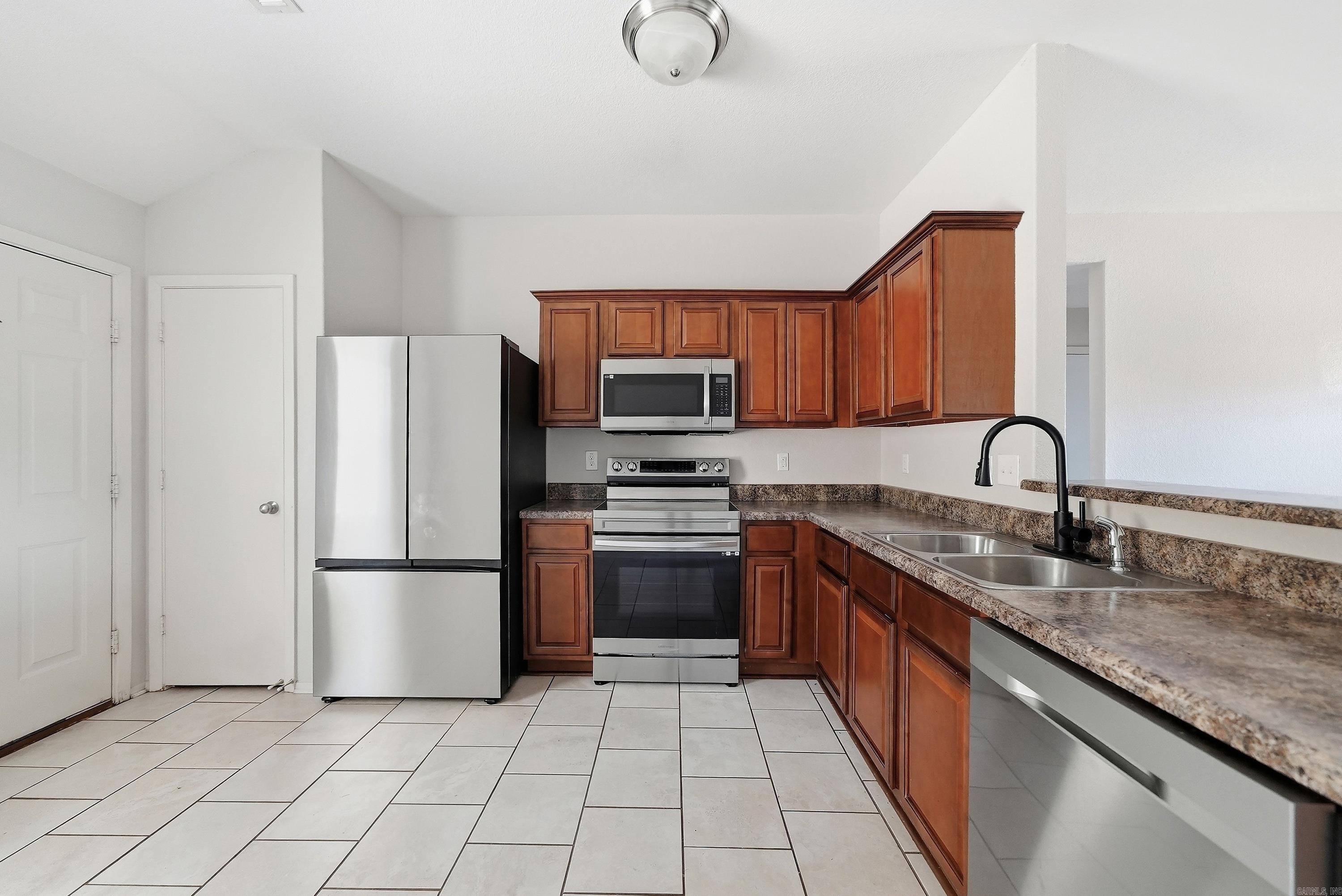 22 Oakland Circle Property Photo 14