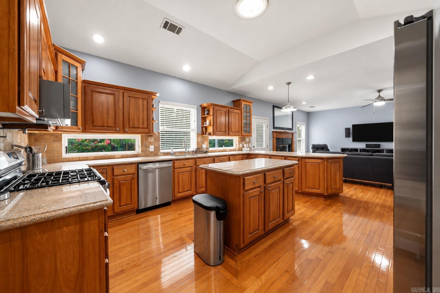 100 Penbay Place Property Photo 4