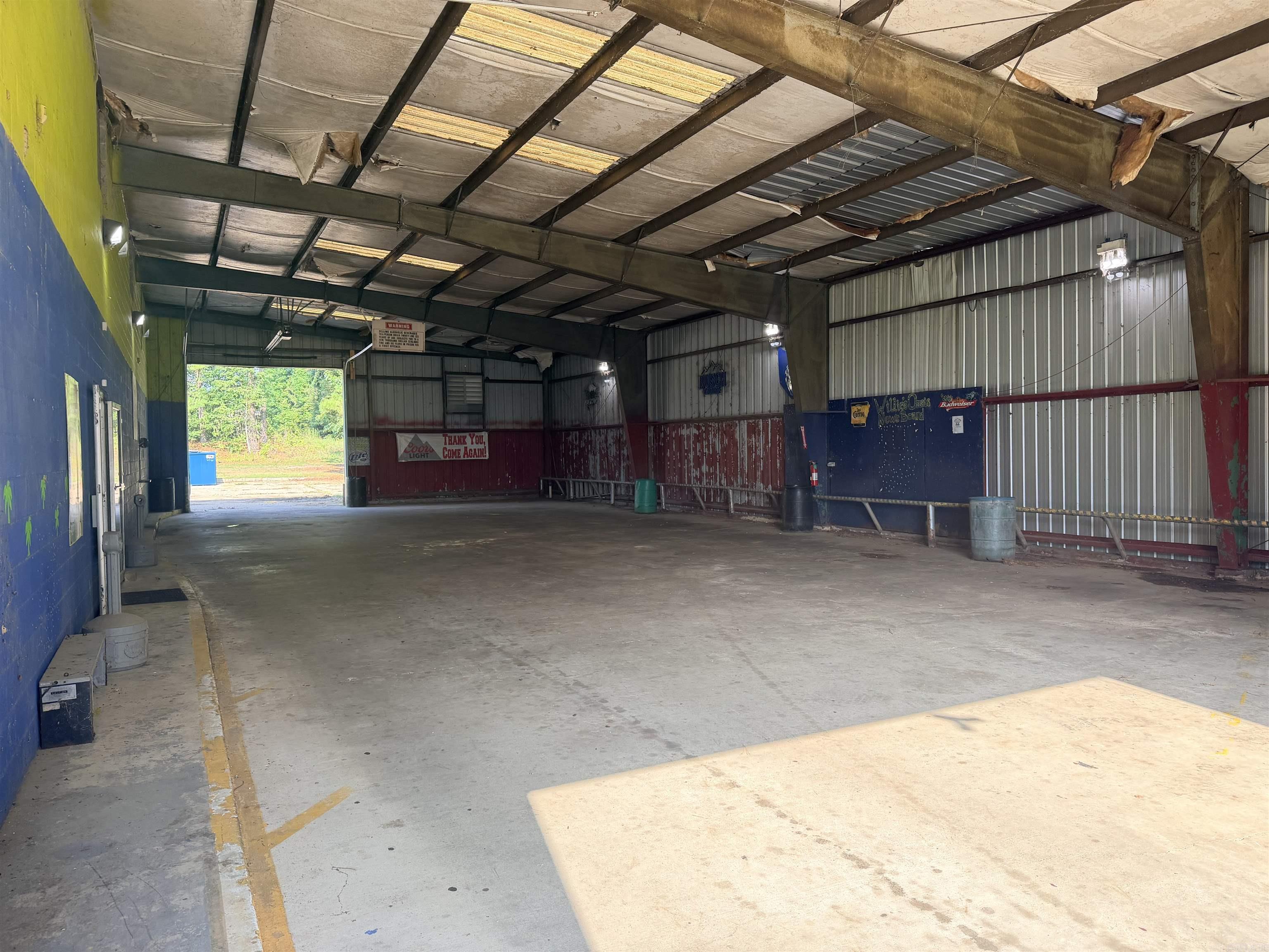 14070 Strong Hwy Property Photo 3