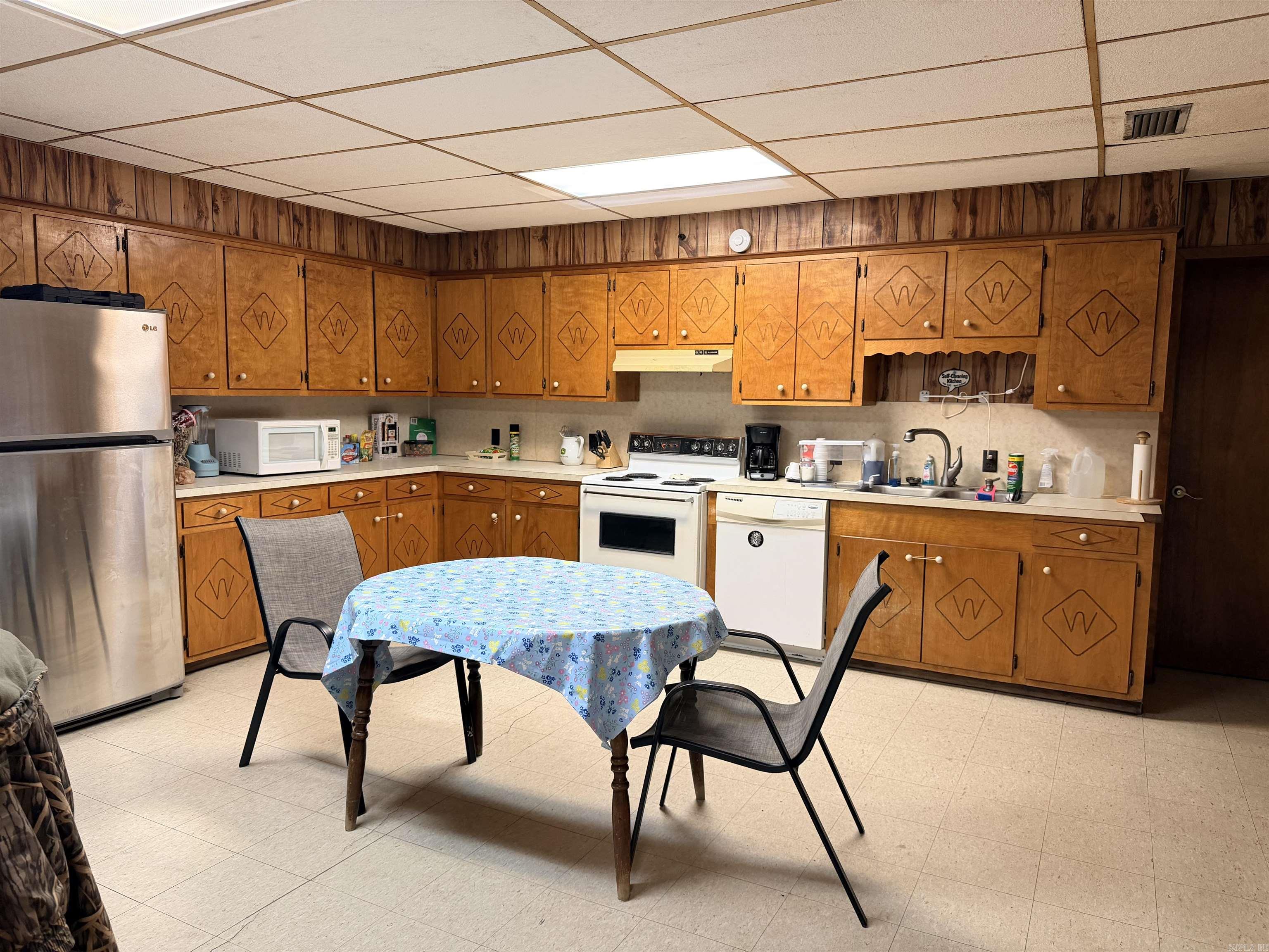 14070 Strong Hwy Property Photo 29