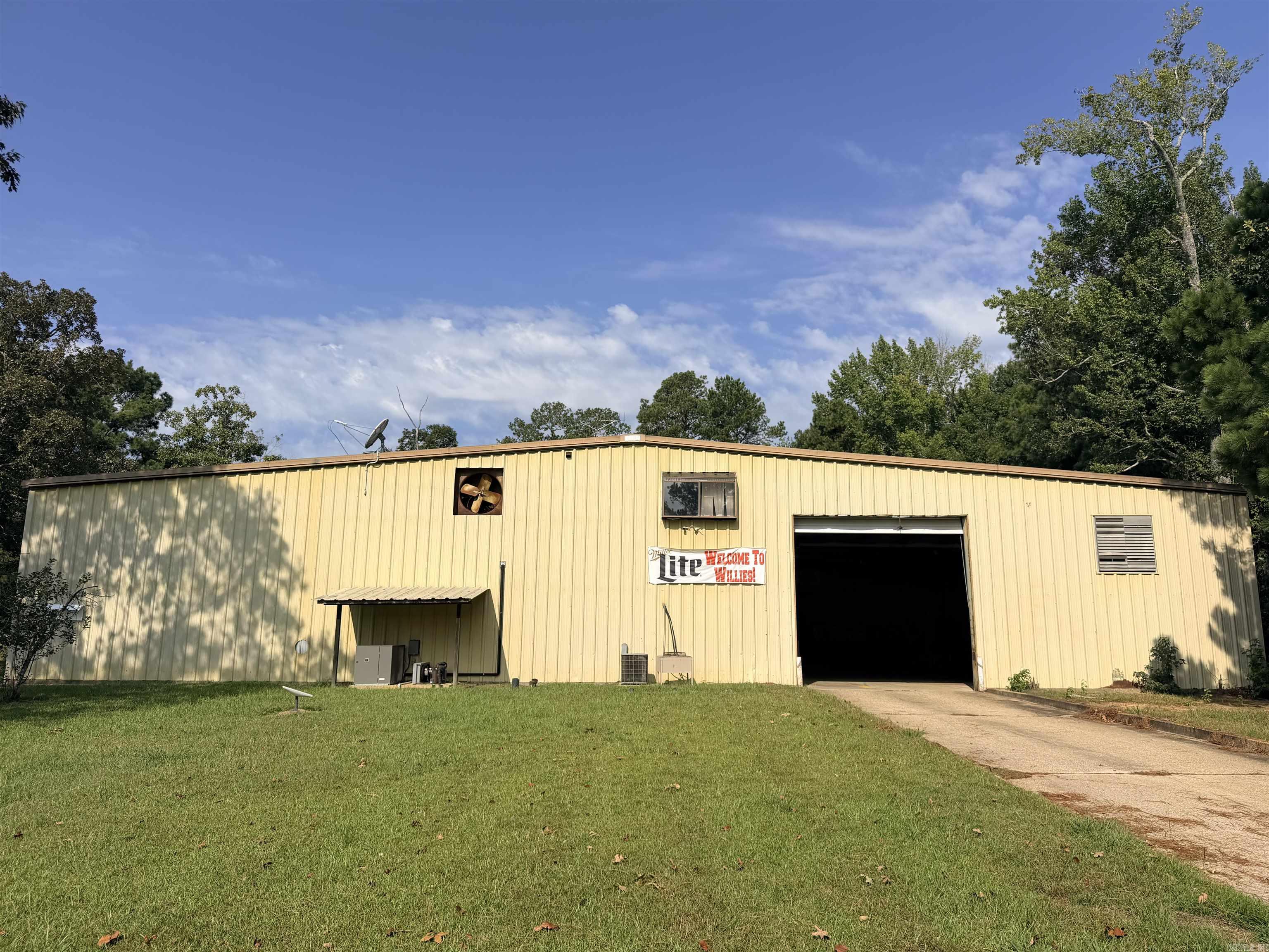 14070 Strong Hwy Property Photo 46