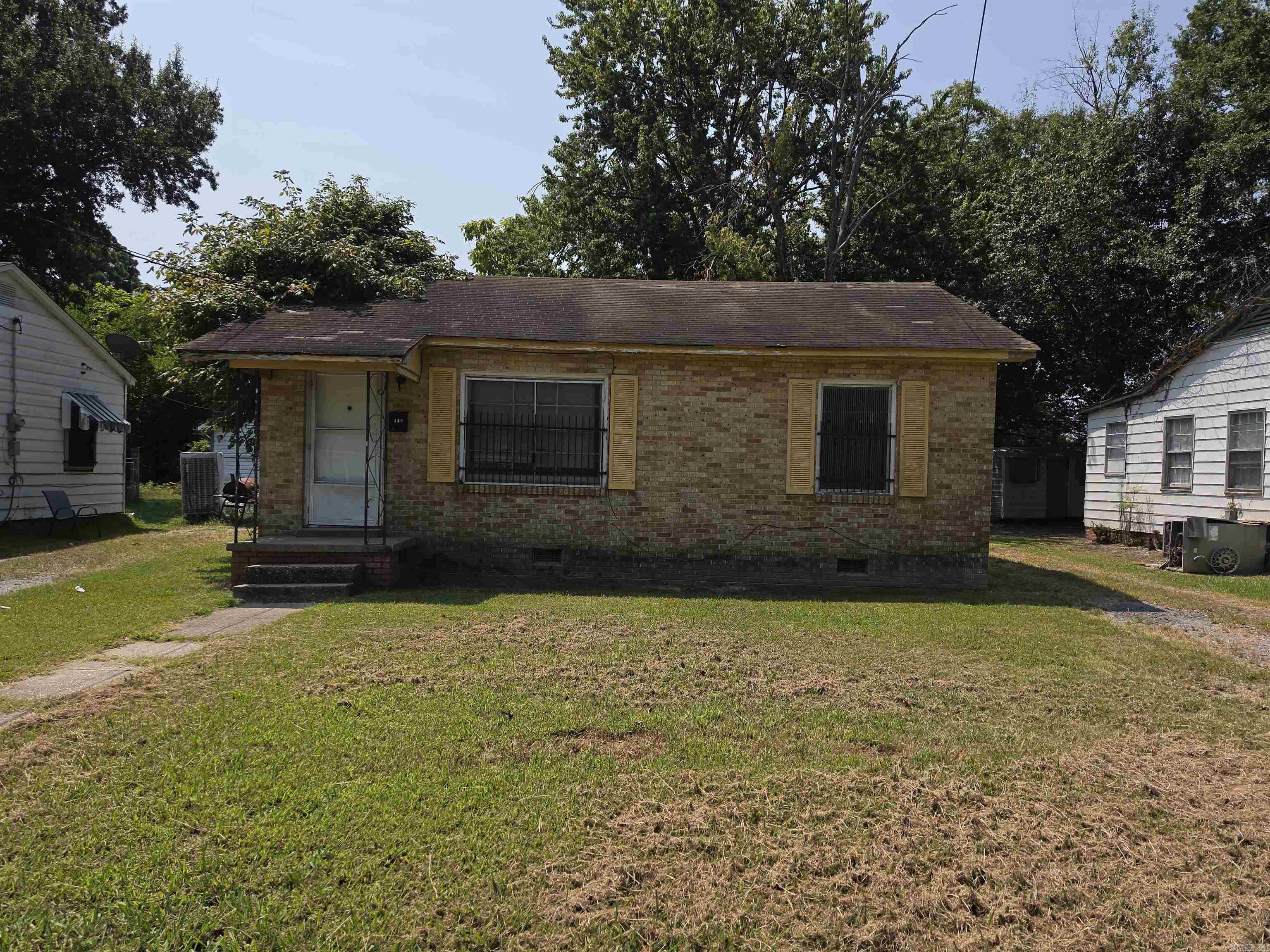 310 W 24th