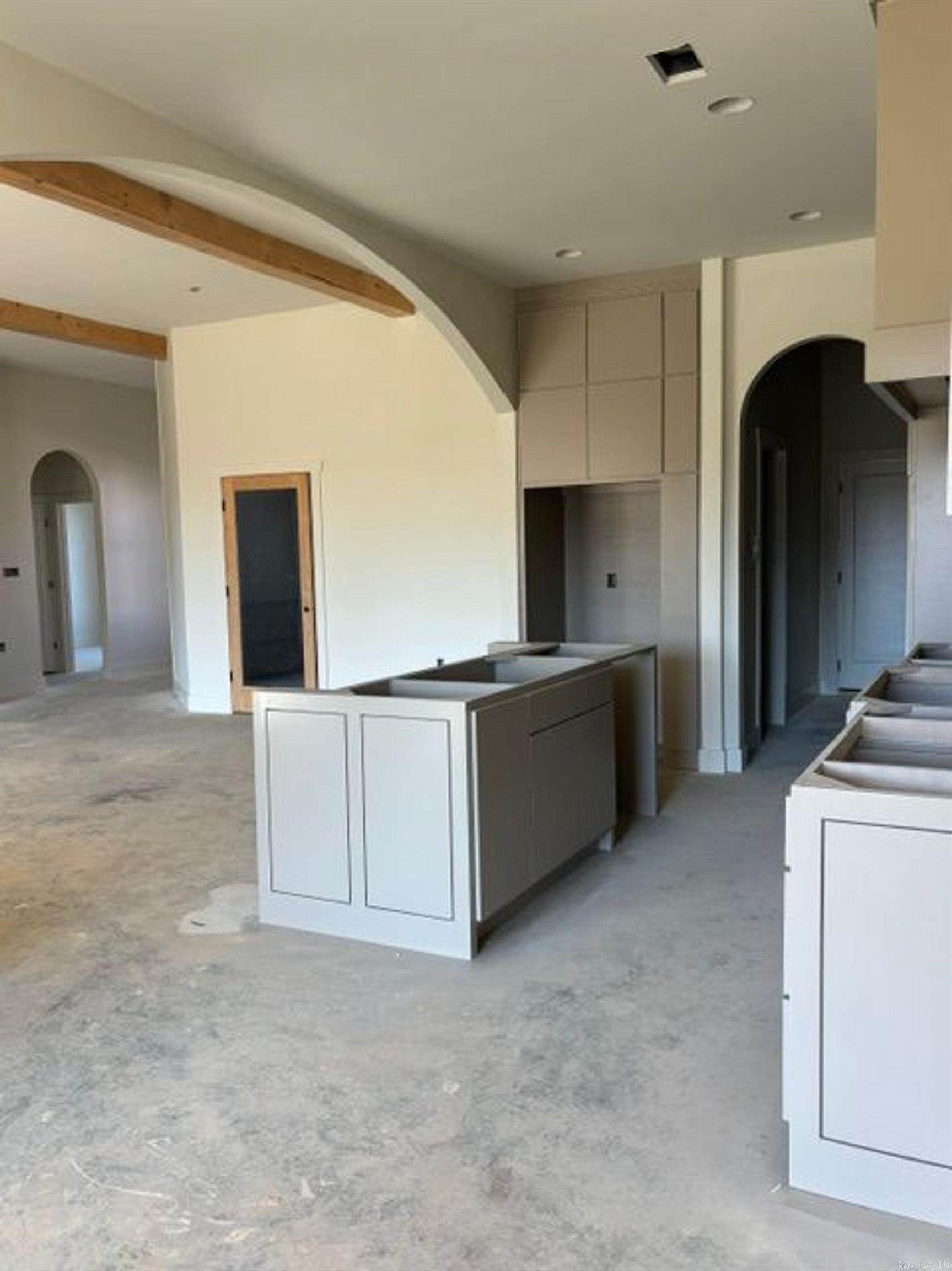8008 Creek Rock Cove Property Photo 4