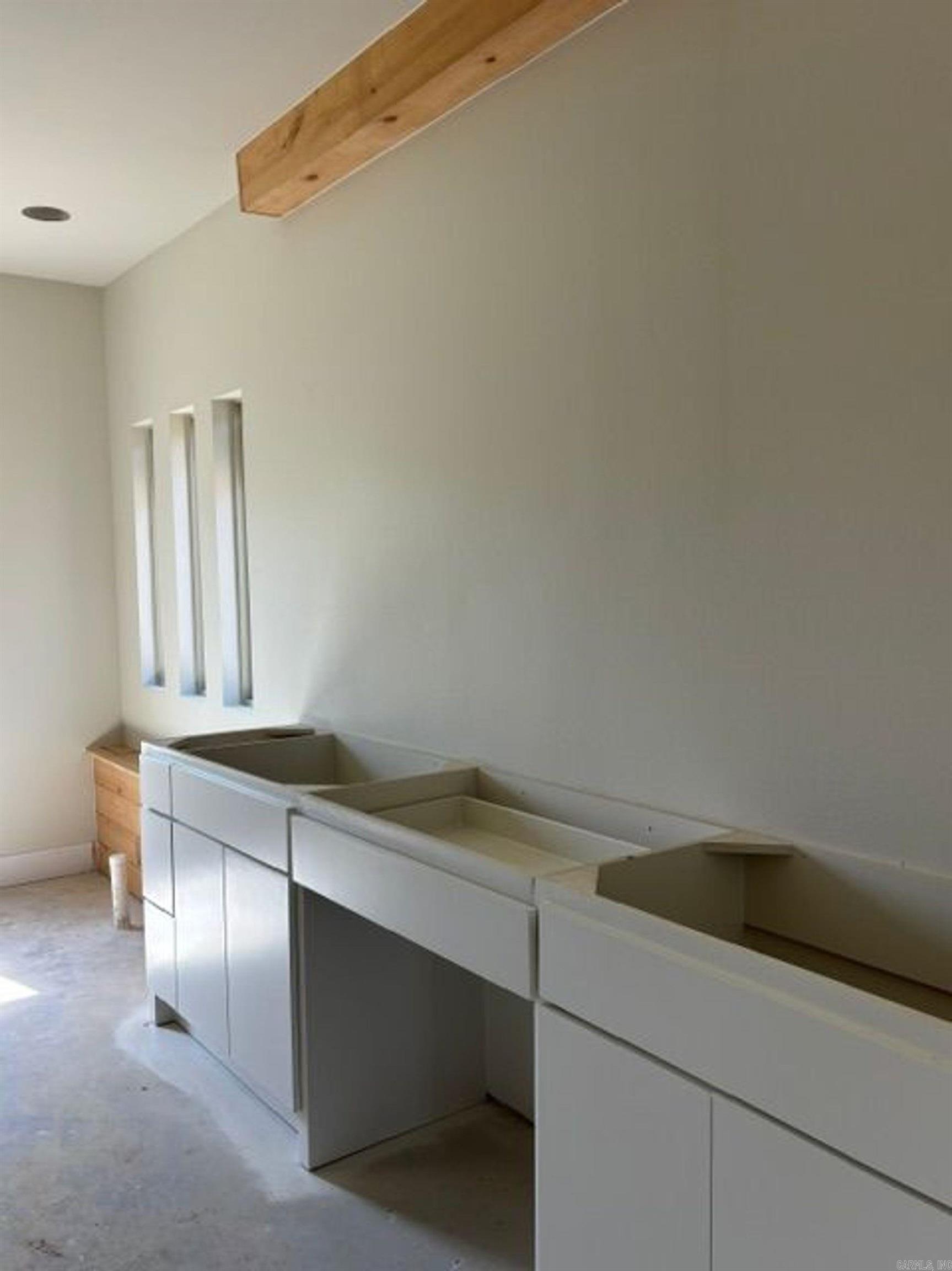 8008 Creek Rock Cove Property Photo 8