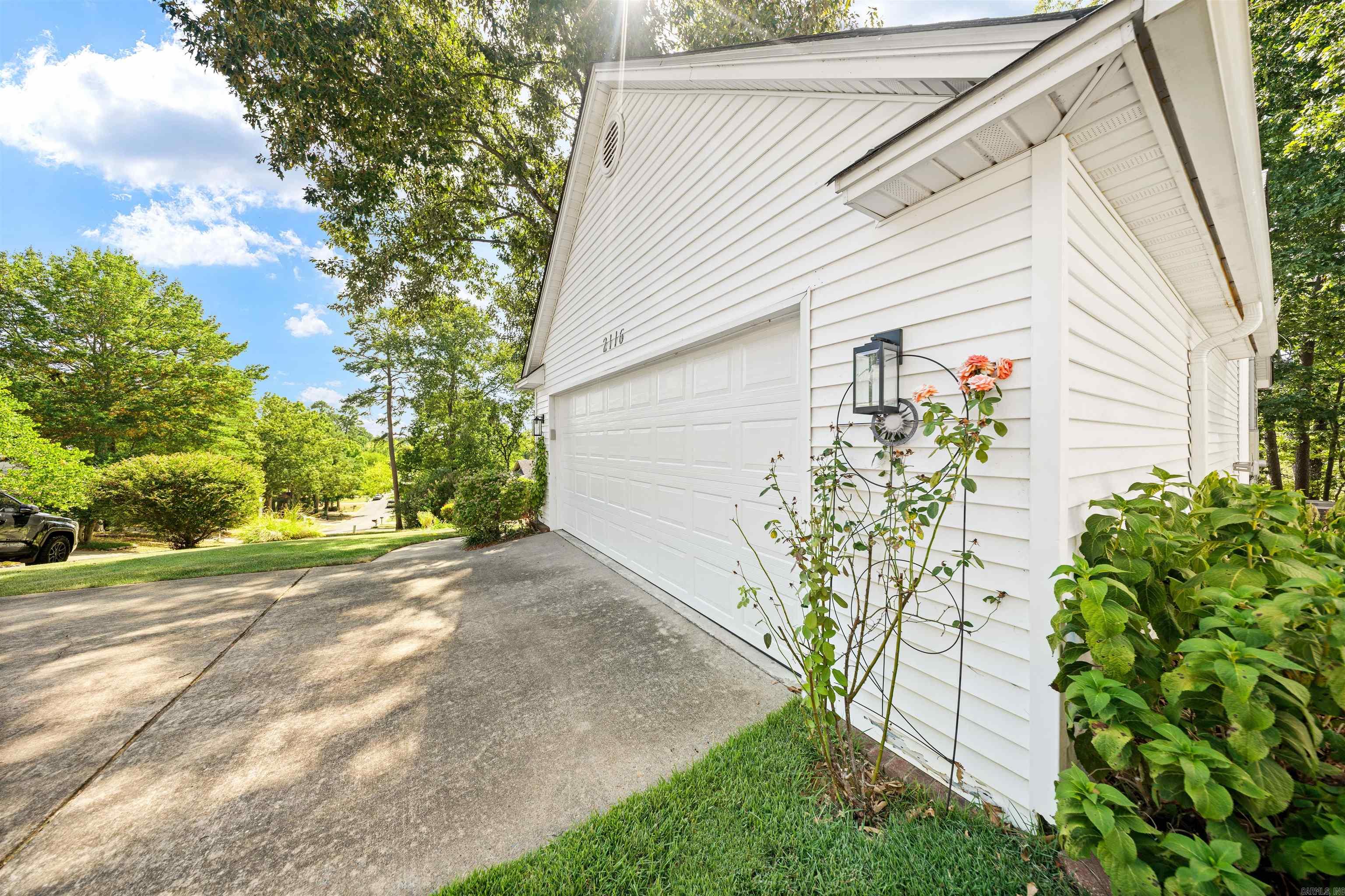 2116 Hickorynut Ct Property Photo 38