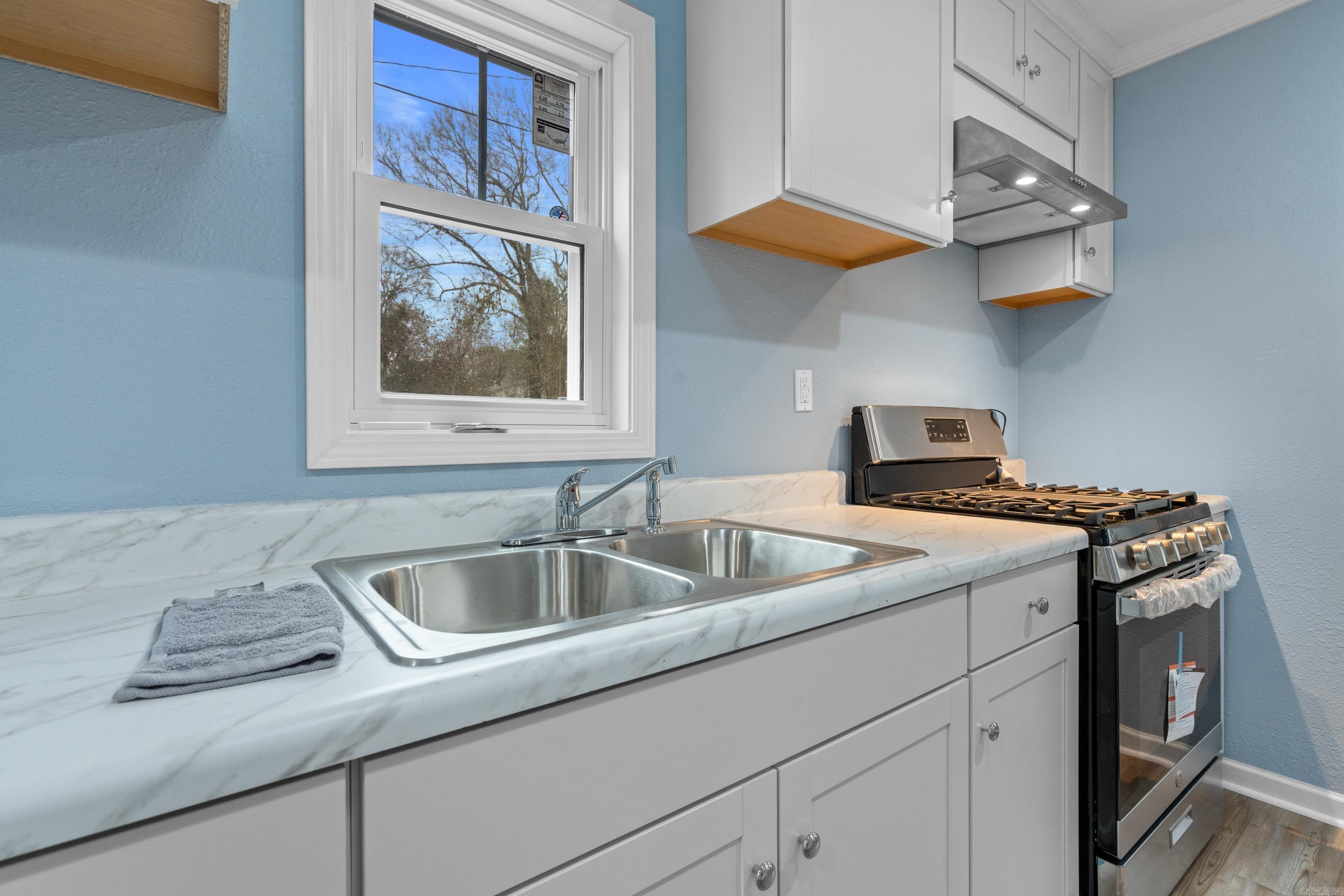 620 Edward Street Property Photo 3