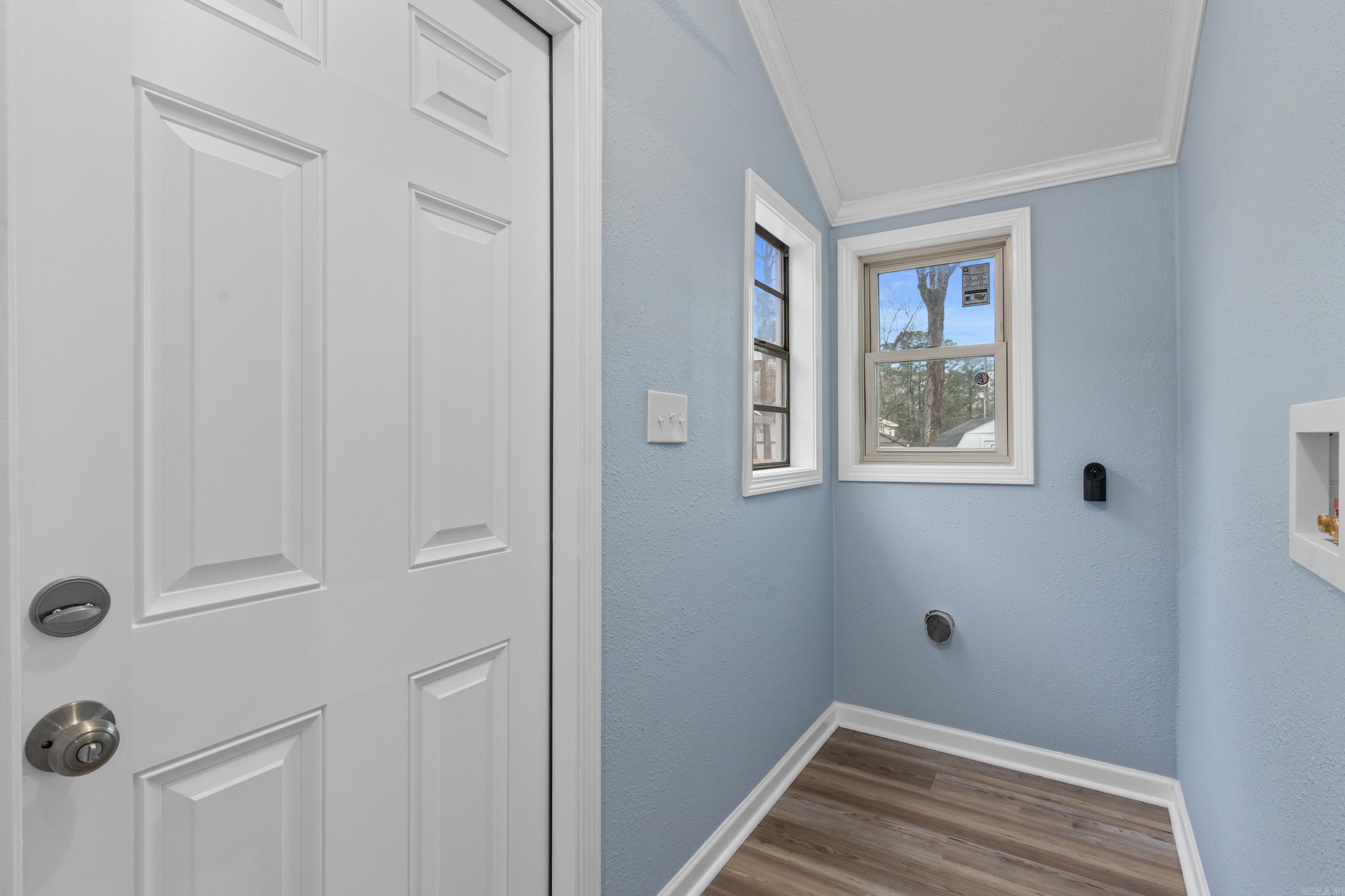 620 Edward Street Property Photo 11