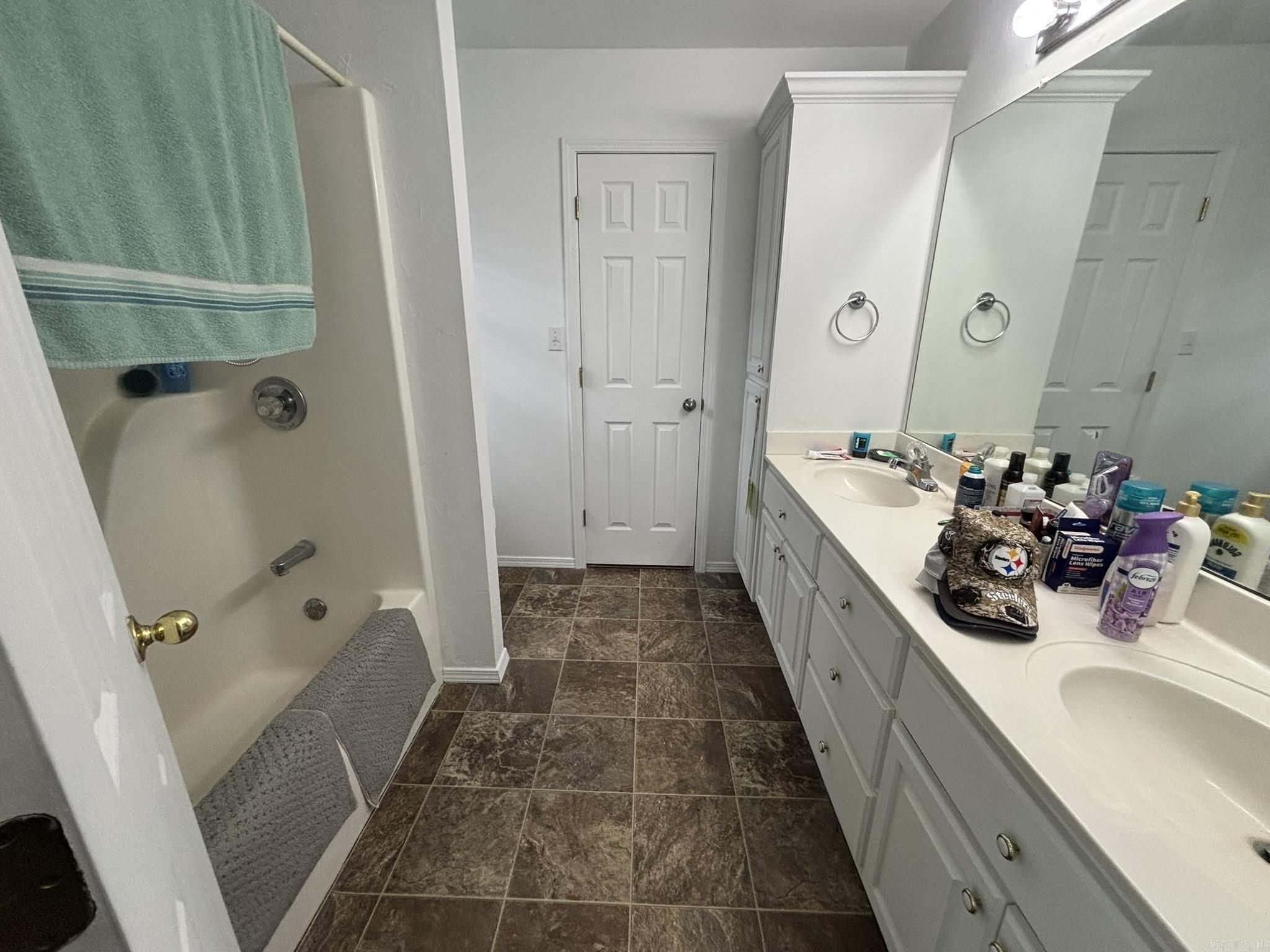 131 Willow Creek Drive Property Photo 11